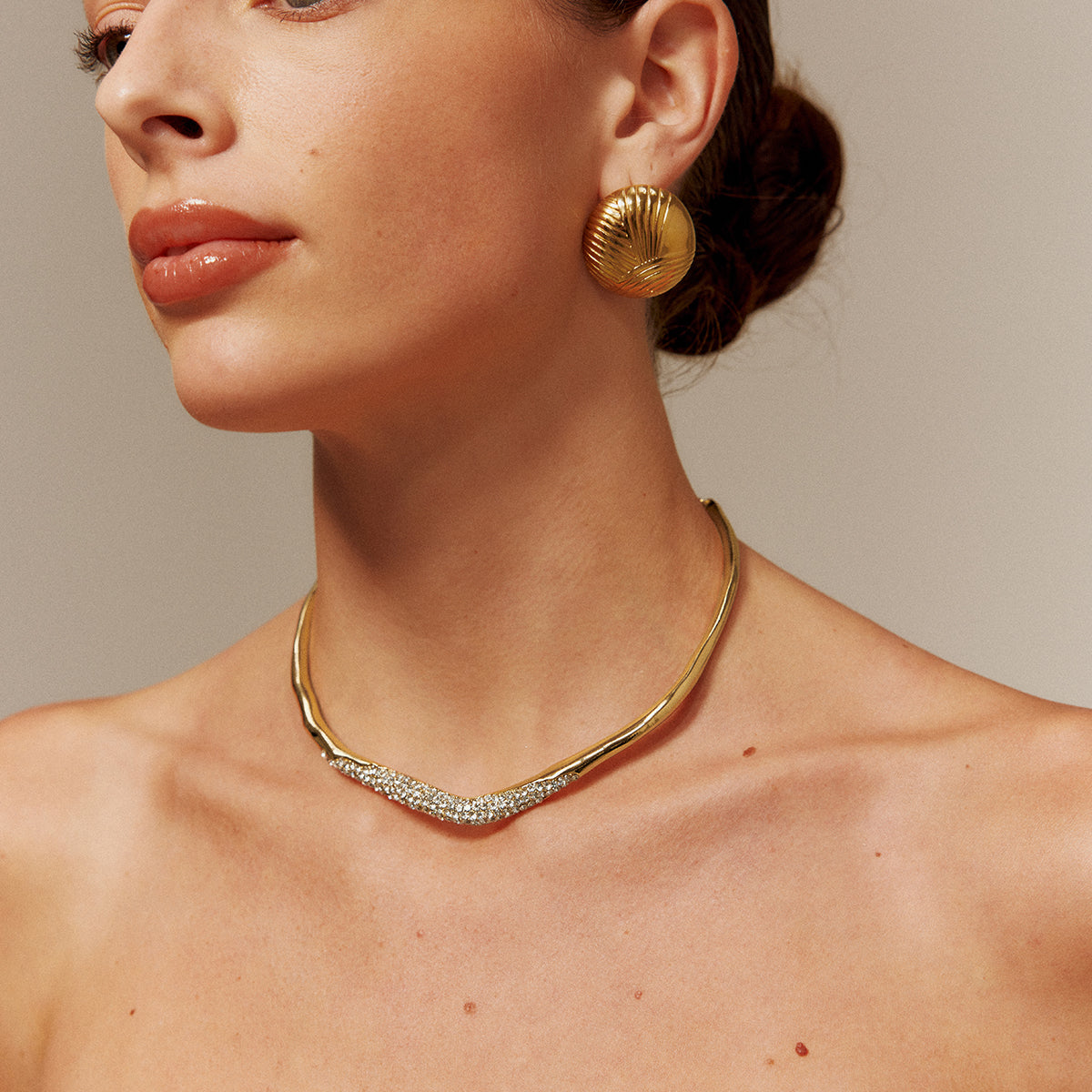 Naszyjnik choker z nieregularnym cyrkonem