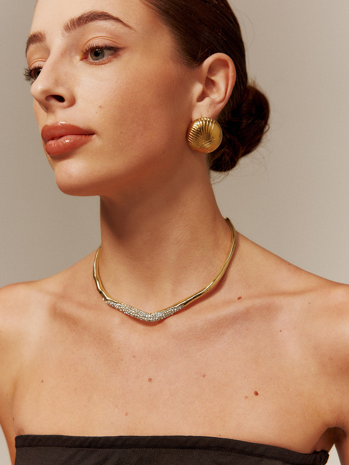 Naszyjnik choker z nieregularnym cyrkonem