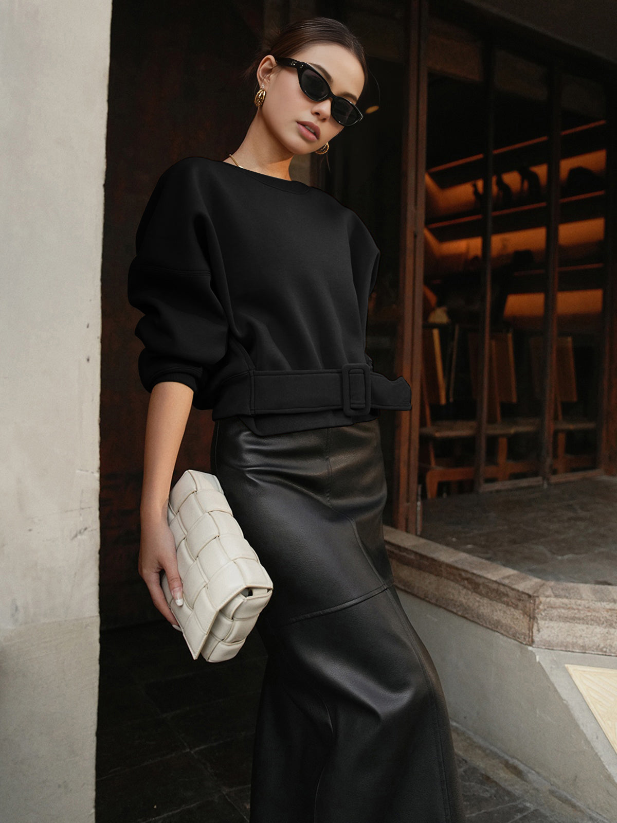 Krótka bluza z paskiem