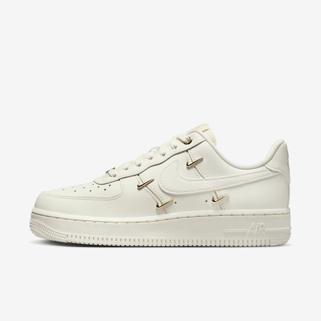 Nike Air Force 1 07 LX CN FV3654-111 Biały