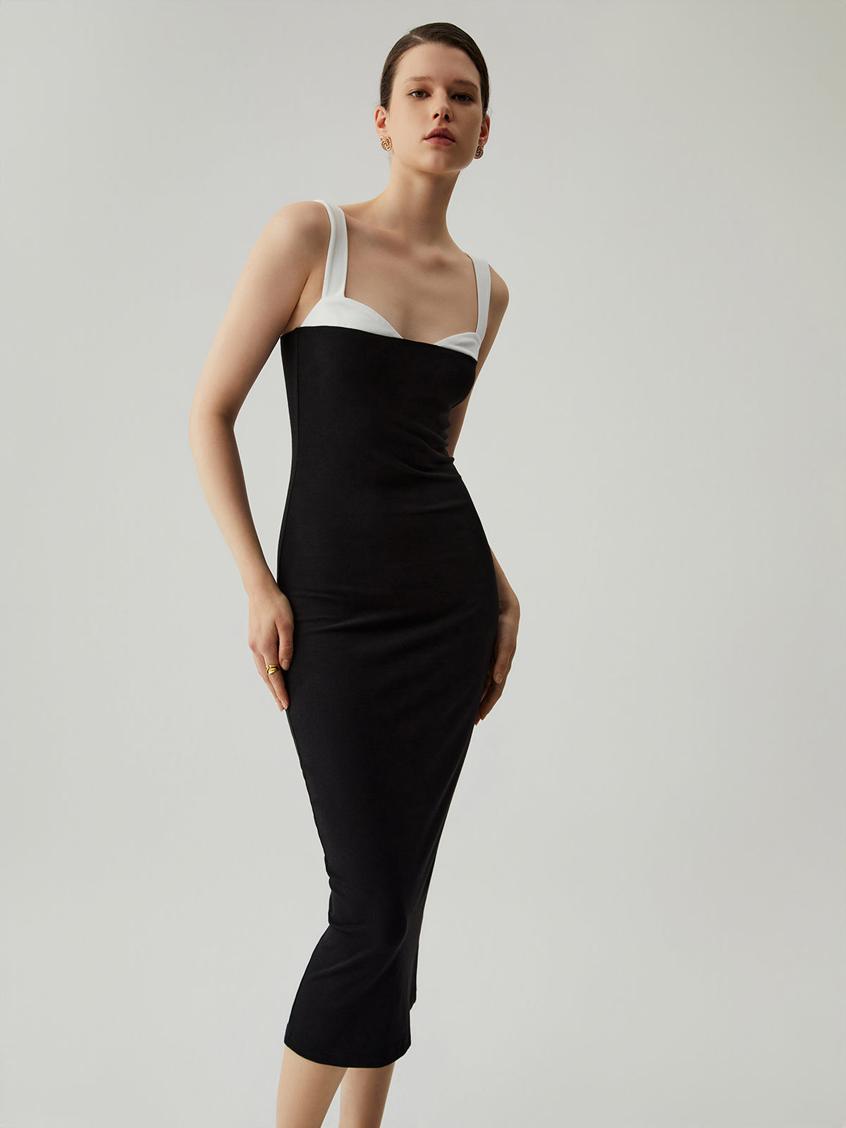 Sukienka midi bodycon z patchworkiem i dekoltem w serce