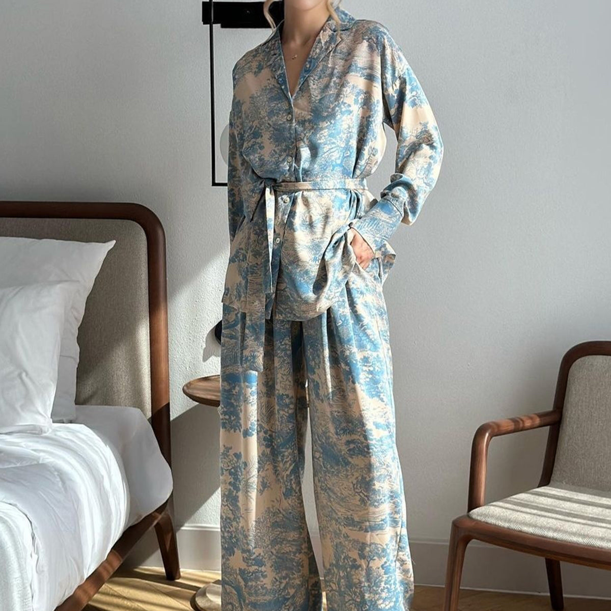 Zestaw spodni z wiązaniem i nadrukiem