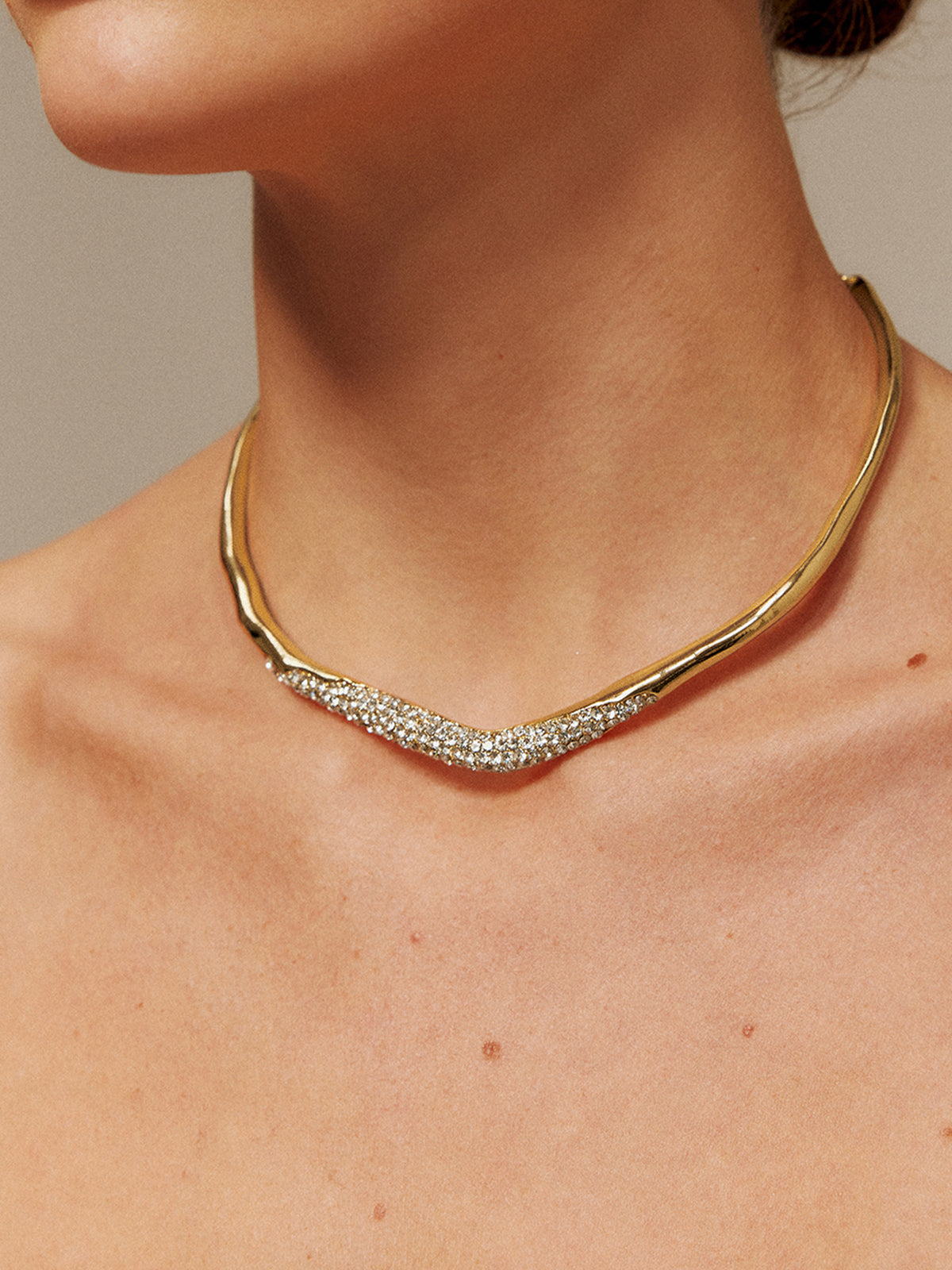 Naszyjnik choker z nieregularnym cyrkonem