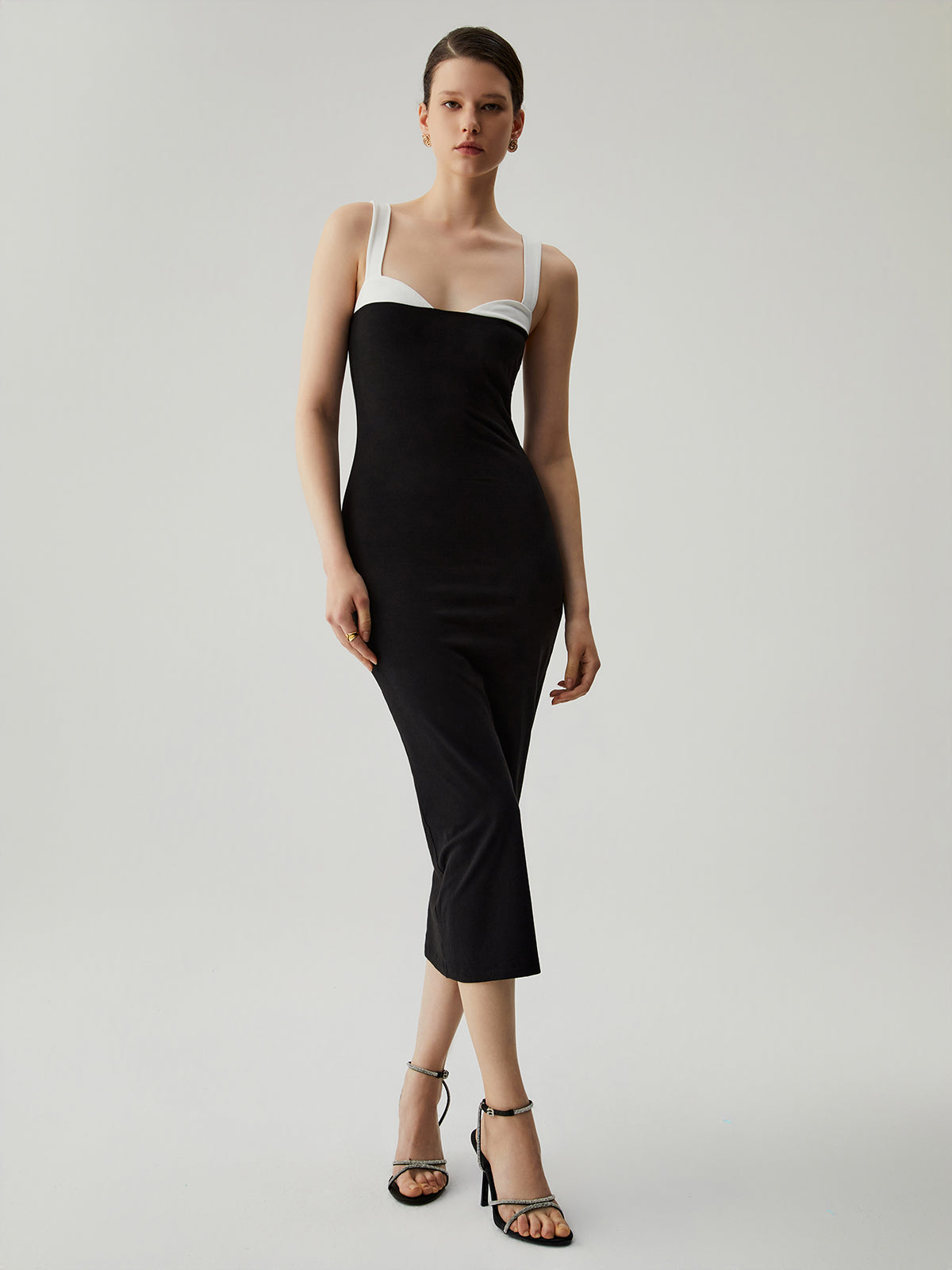 Sukienka midi bodycon z patchworkiem i dekoltem w serce