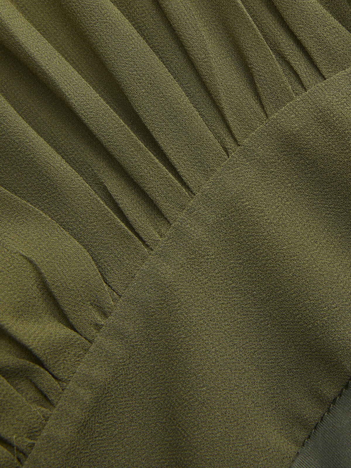 Półprzezroczyste body z marszczeniami i bufiastymi rękawami