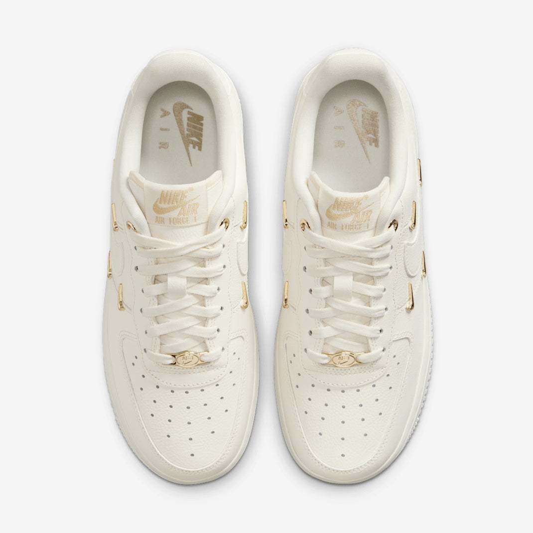 Nike Air Force 1 07 LX CN FV3654-111 Biały