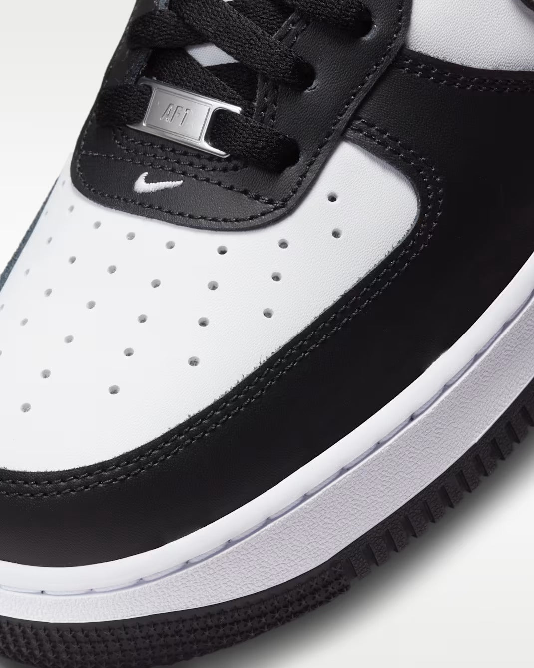 Nike Air Force 1 07 LV8 DV0788-001 Biały-Czarny