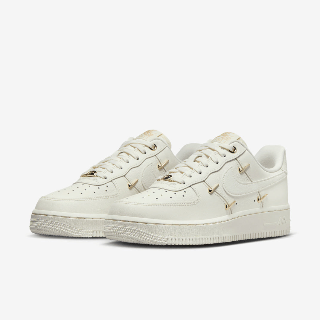 Nike Air Force 1 07 LX CN FV3654-111 Biały
