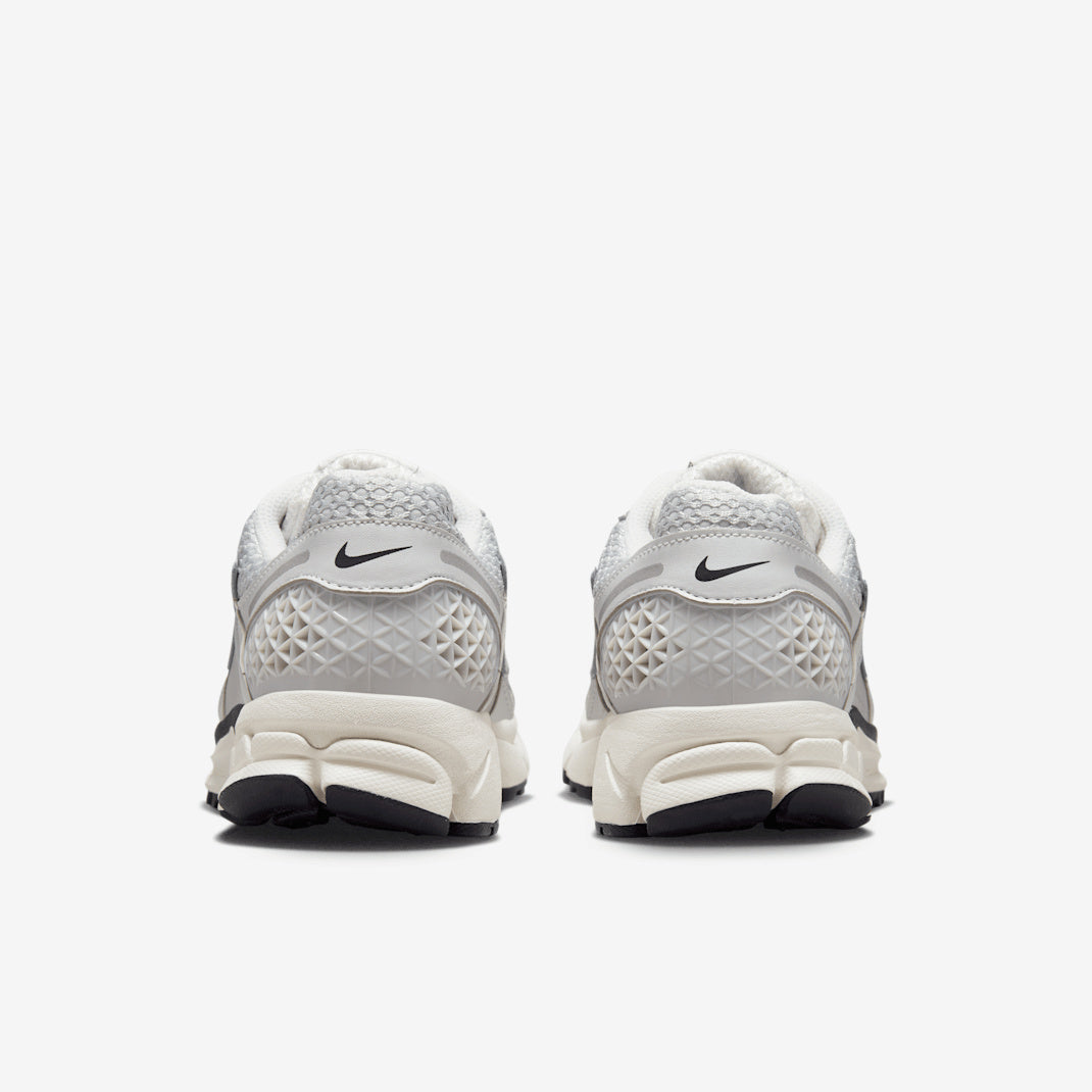 Nike Zoom Vomero 5 FD0884-025 Biały-Szary