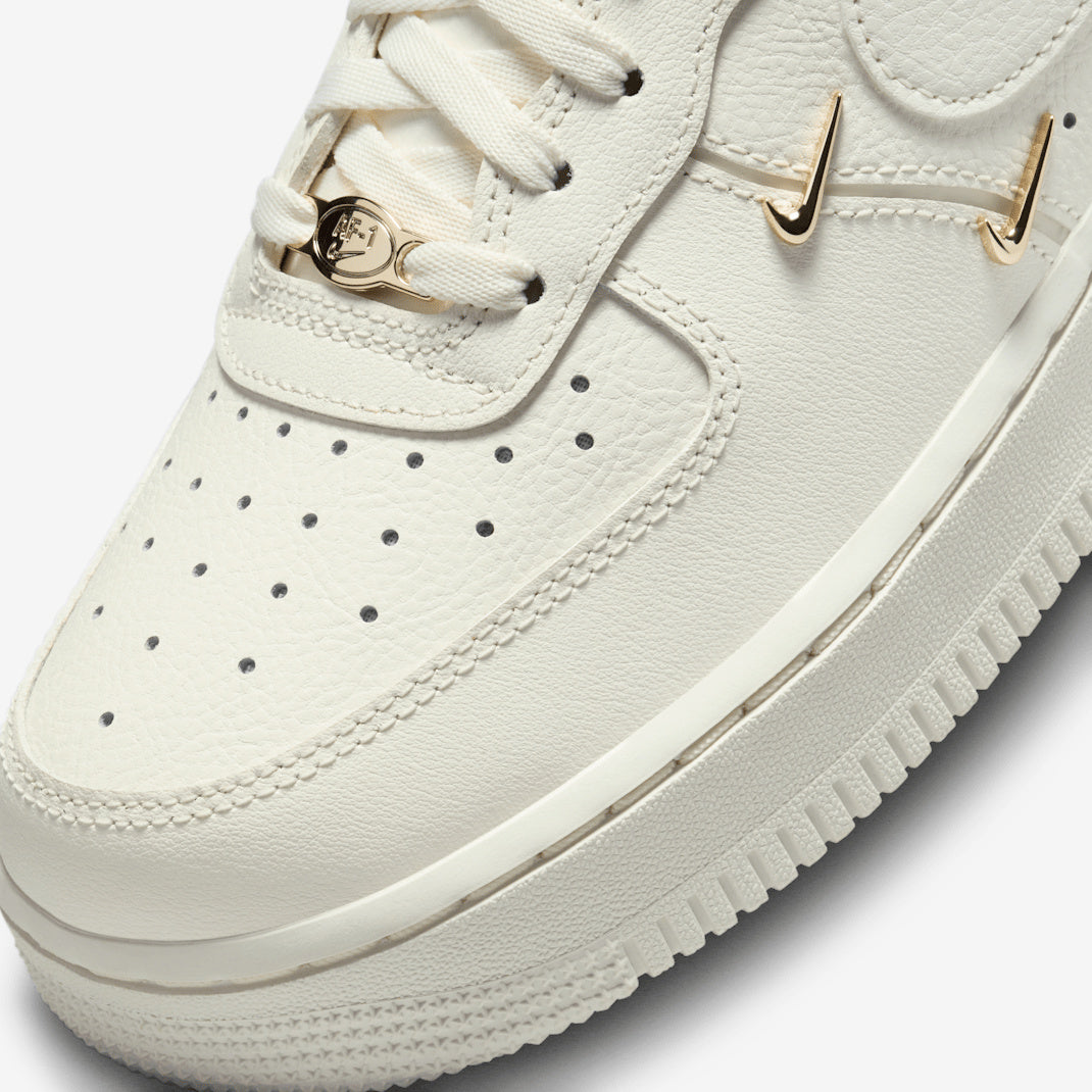 Nike Air Force 1 07 LX CN FV3654-111 Biały