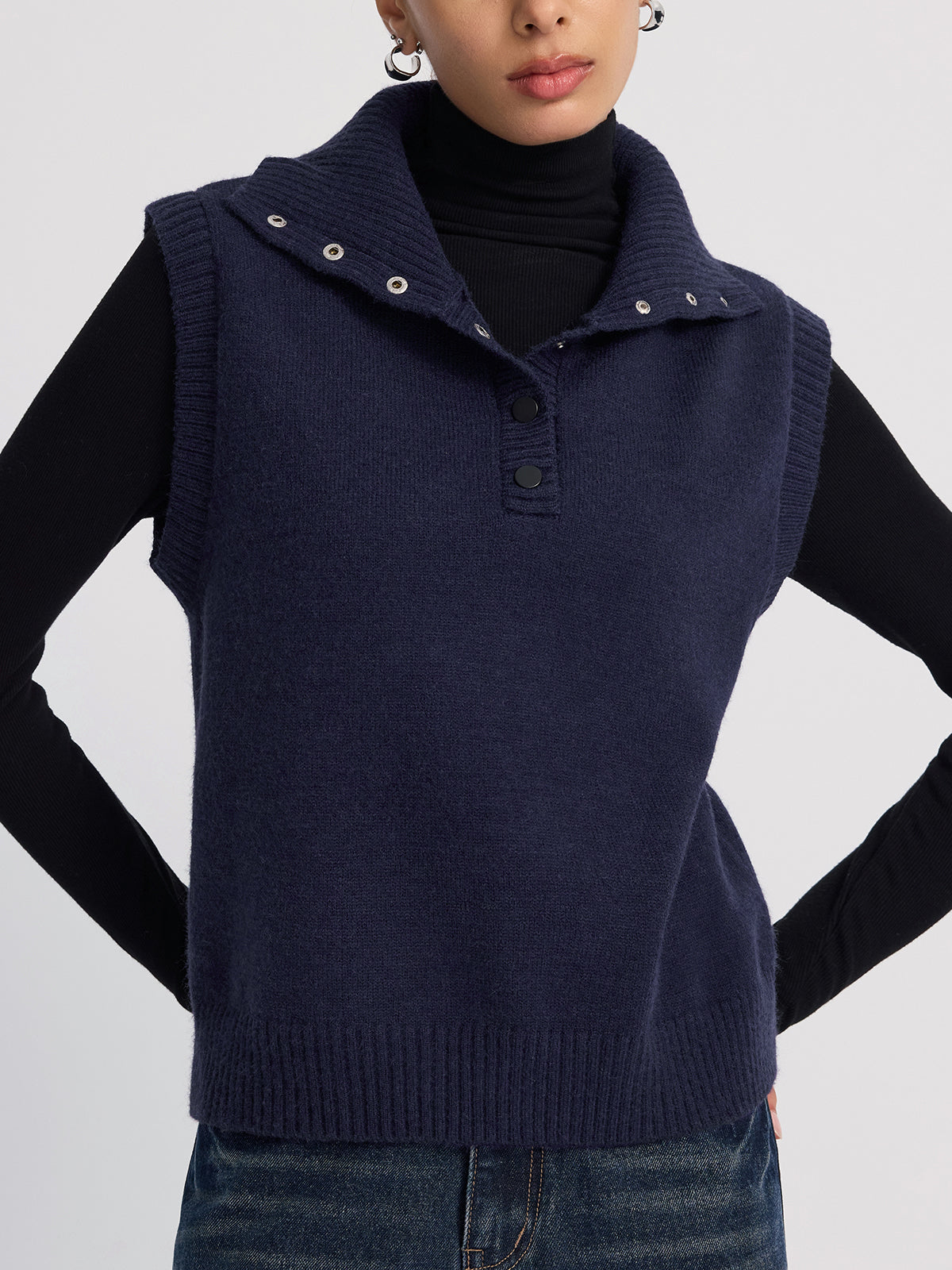 Bluzka bez rękawów z kołnierzem i guzikami