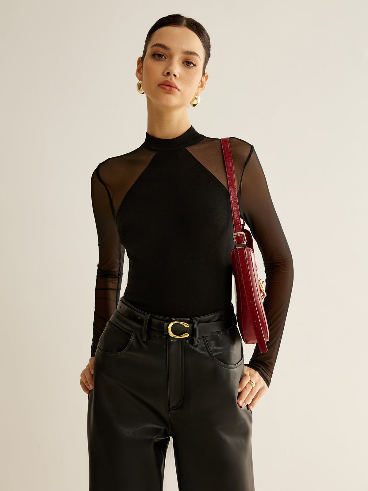 Bluzka z długim tiulowym rękawem i półgolfem