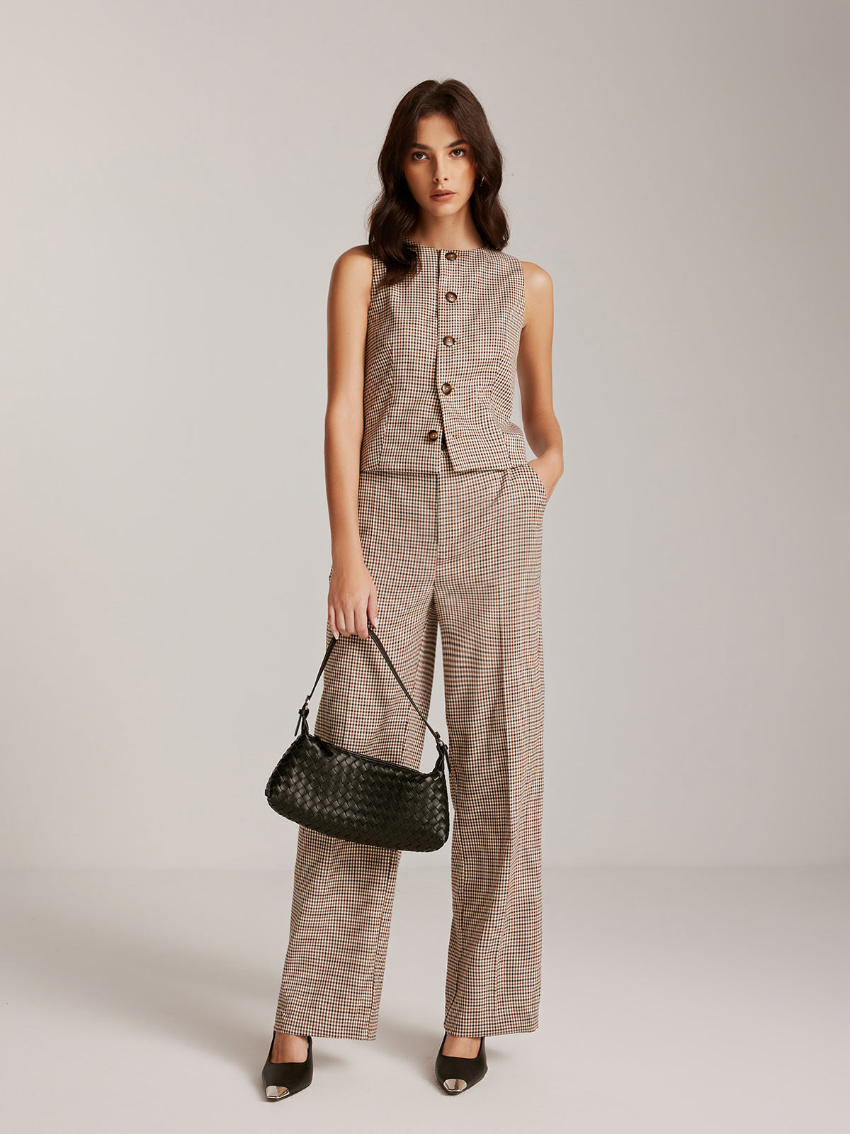 Kamizelka damska w kratę z dużymi guzikami