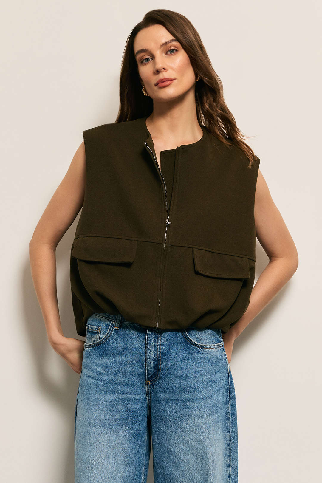 Kamizelka damska z zamkiem i kieszeniami