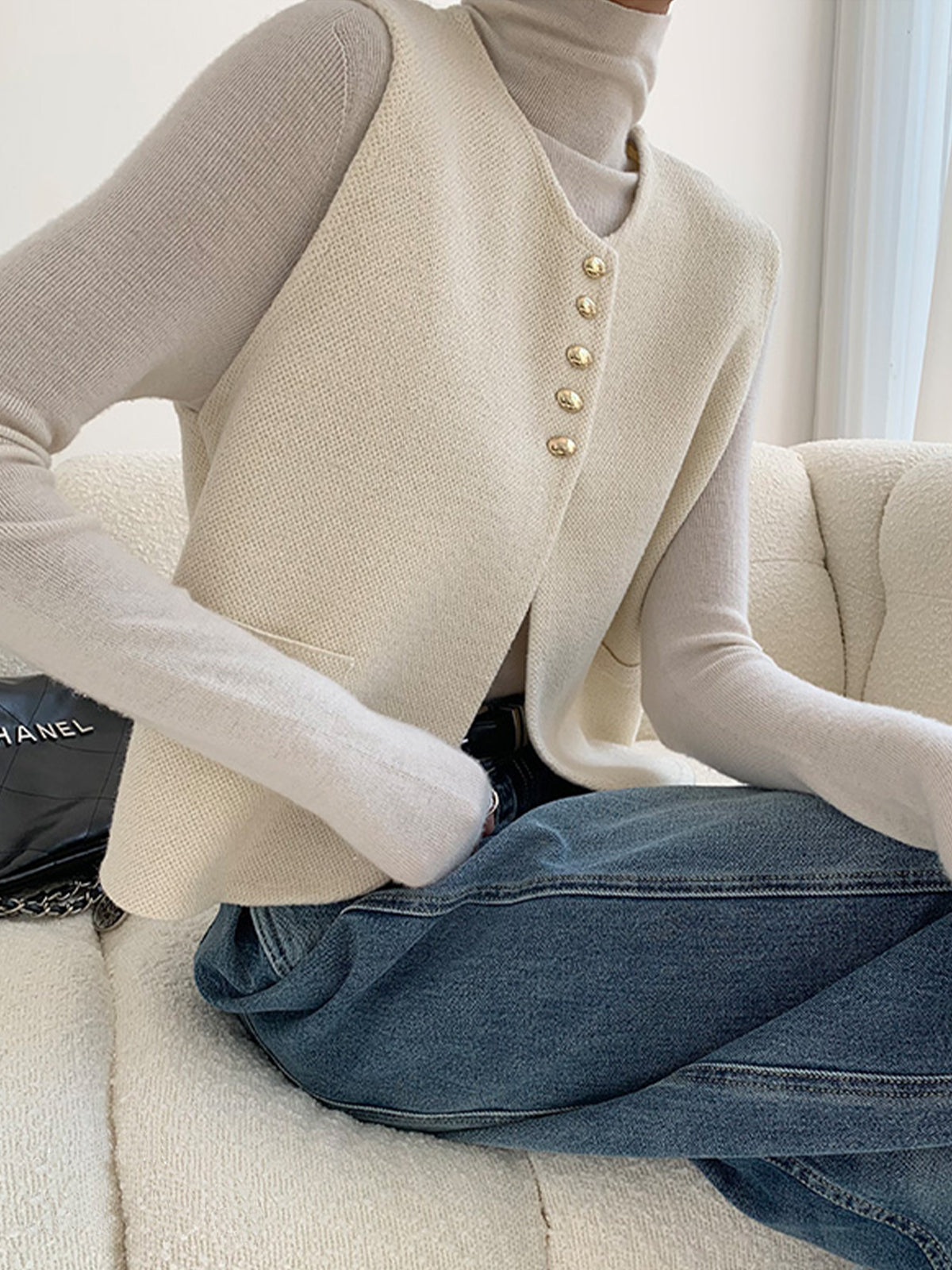 Kamizelka elegancka z ozdobnymi guzikami