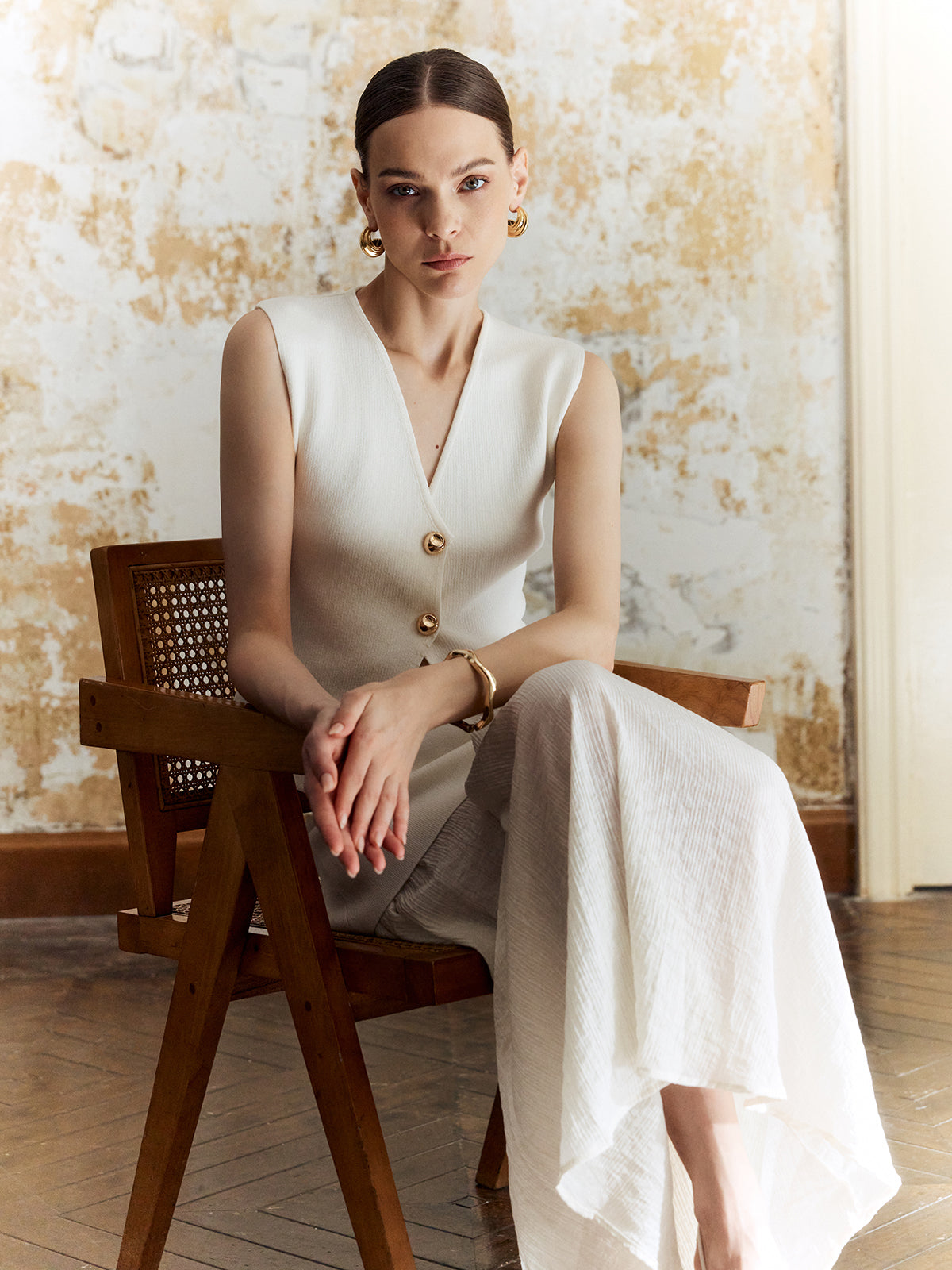 Kamizelka elegancka z ozdobnymi guzikami