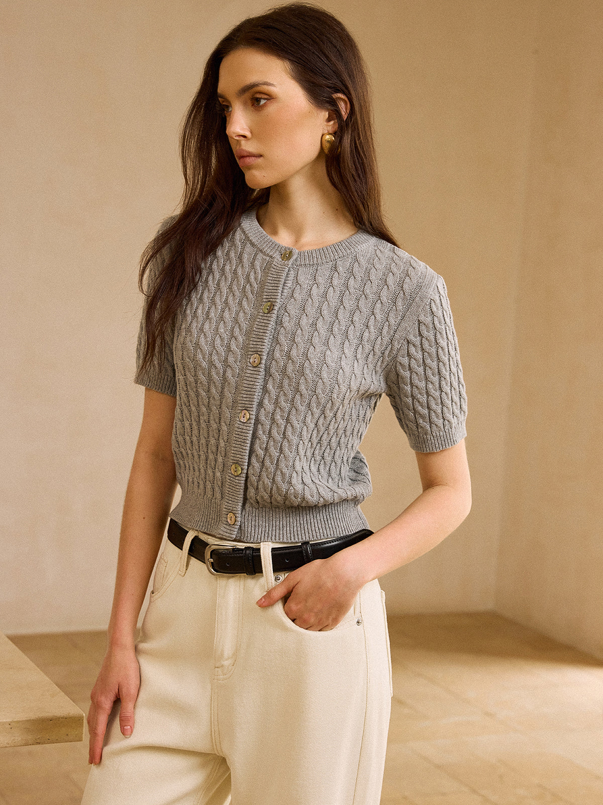 Kardigan z krótkim rękawem i warkoczowym splotem