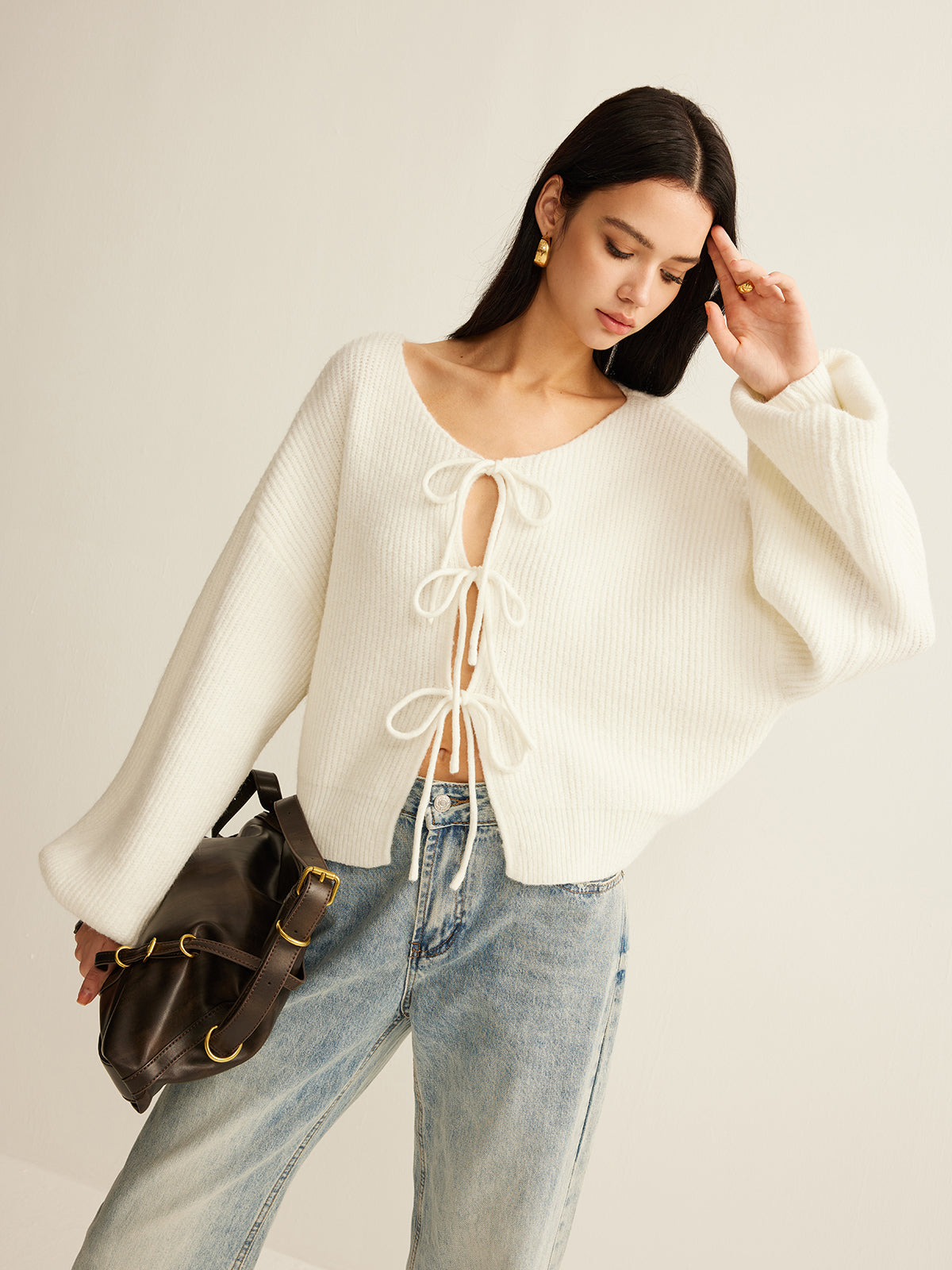 Kardigan z wiązaniem na szerokie rękawy