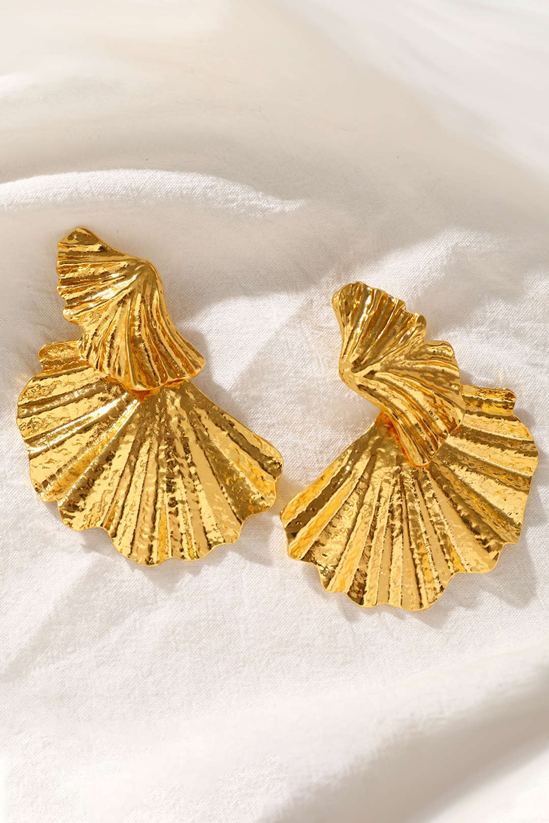 Kolczyki wiszące z efektem falistym eleganckie