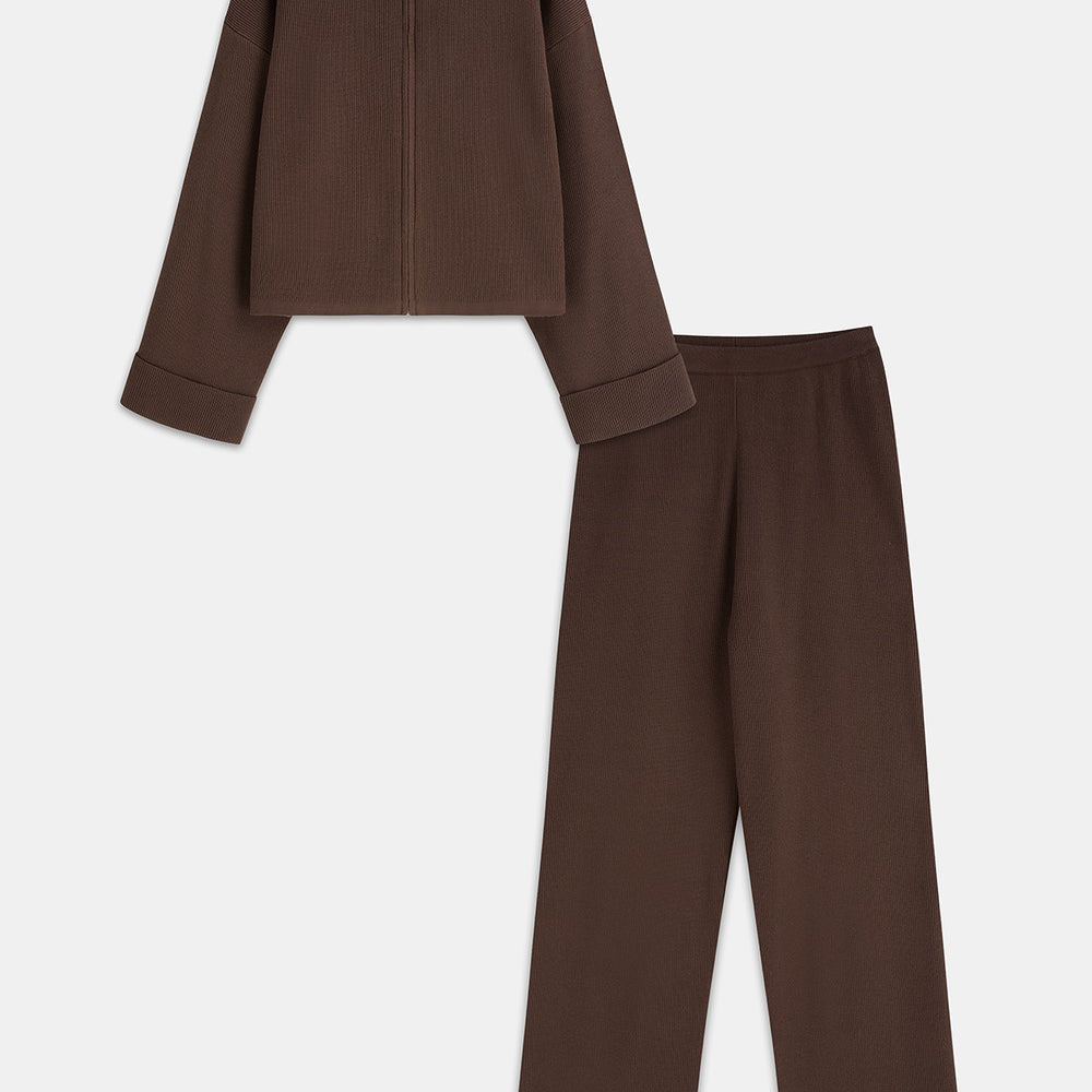 Komplet damski z szerokimi spodniami i bluzą