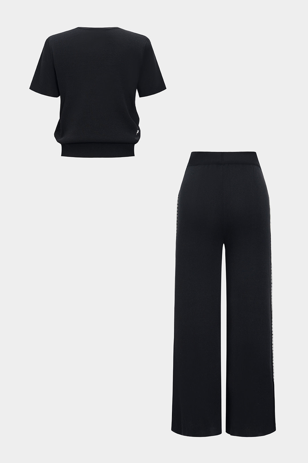 Komplet dzianinowy z ozdobnym sznurkiem