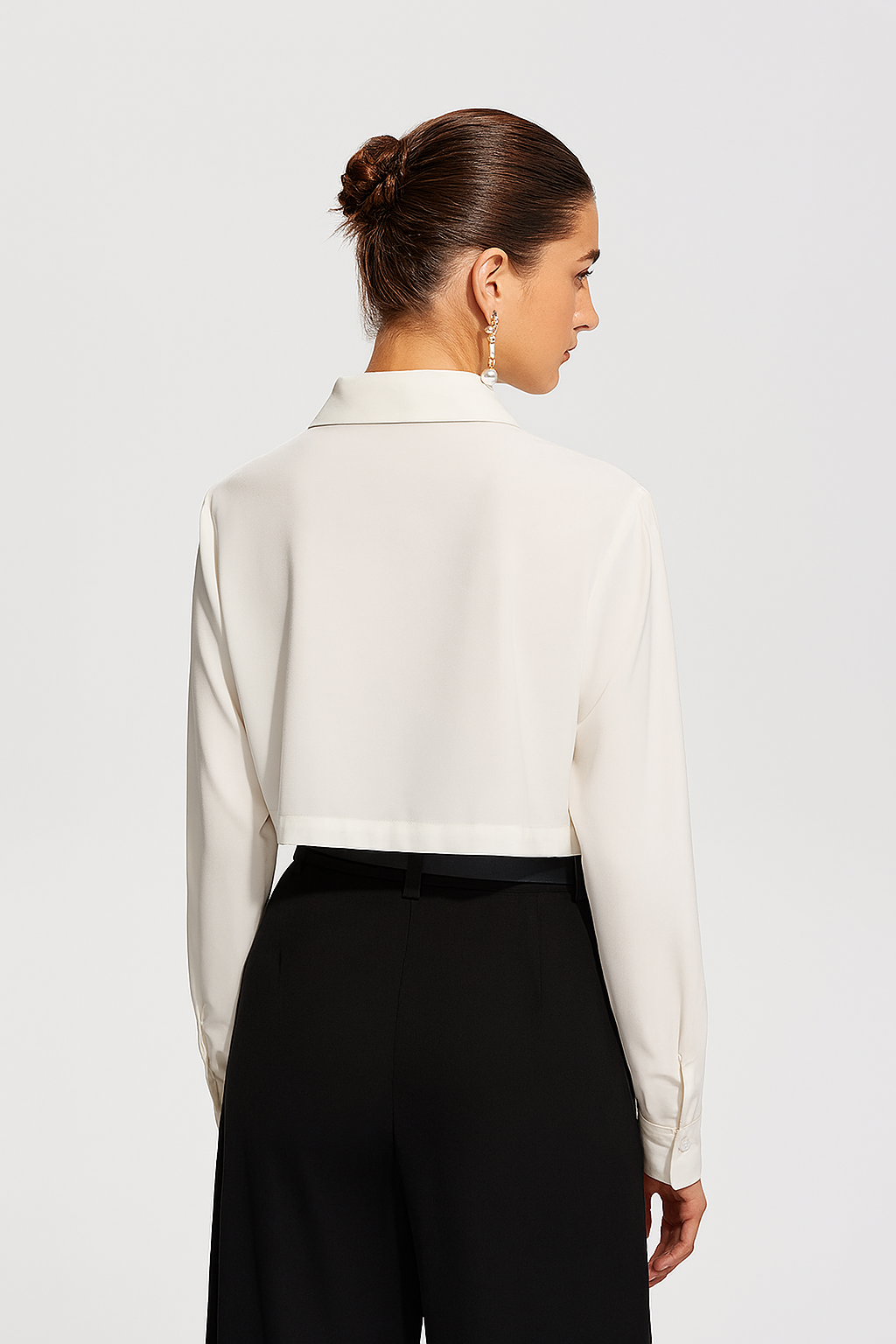 Koszula damska z podwójnymi kieszeniami elegancka