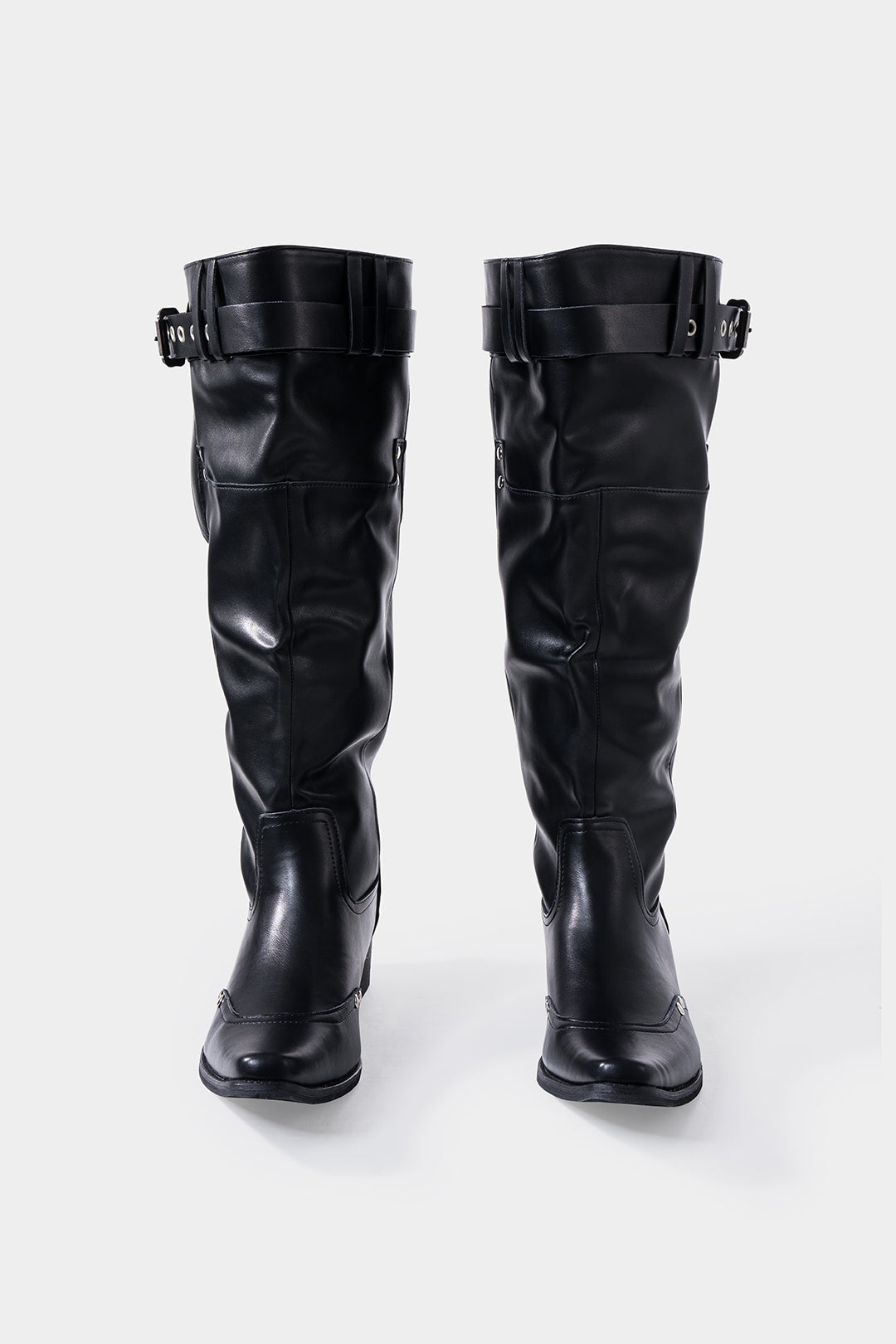 Kozaki damskie z ozdobnym paskiem i klamrą