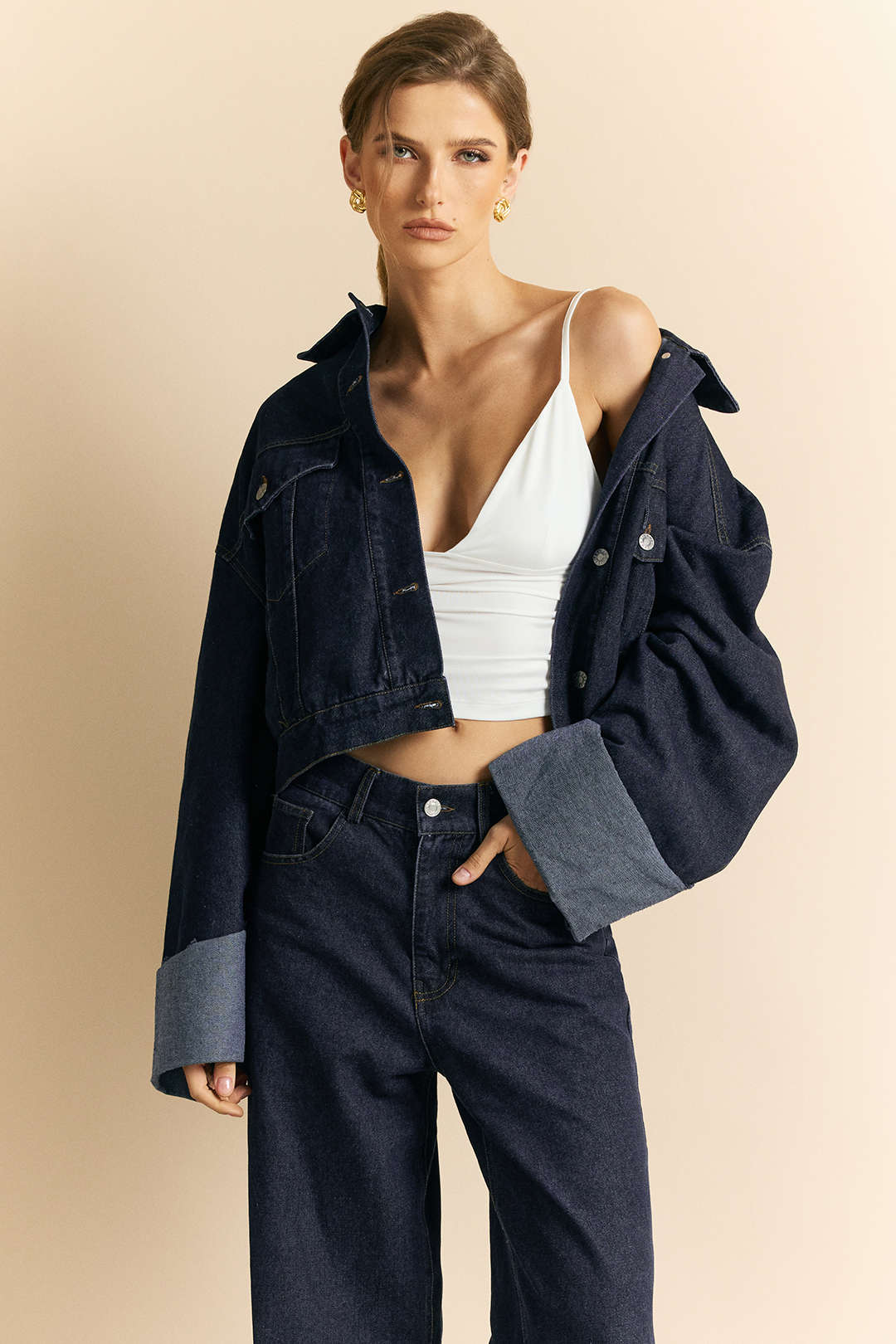 Kurtka jeansowa oversize z szerokimi mankietami