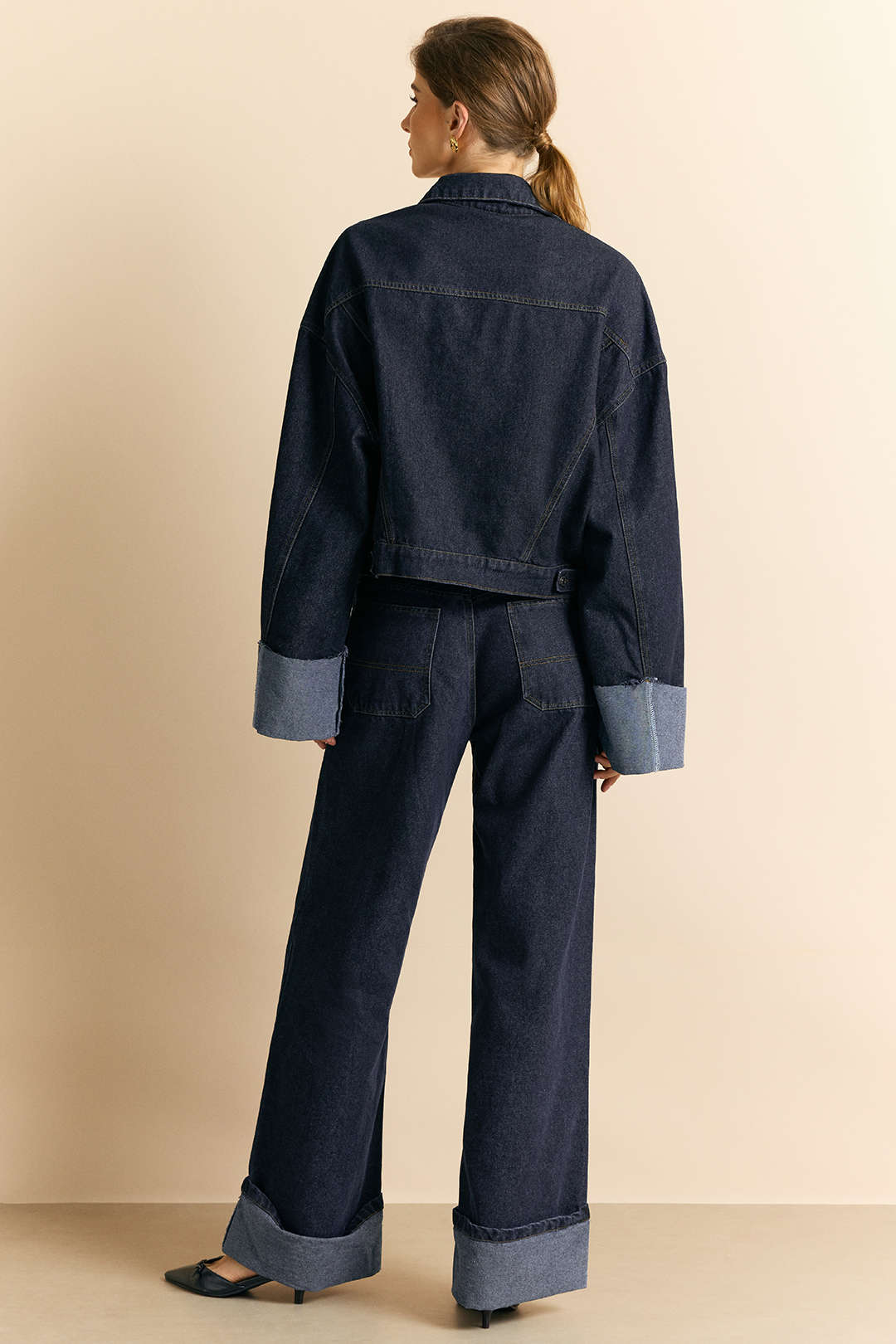 Kurtka jeansowa oversize z szerokimi mankietami