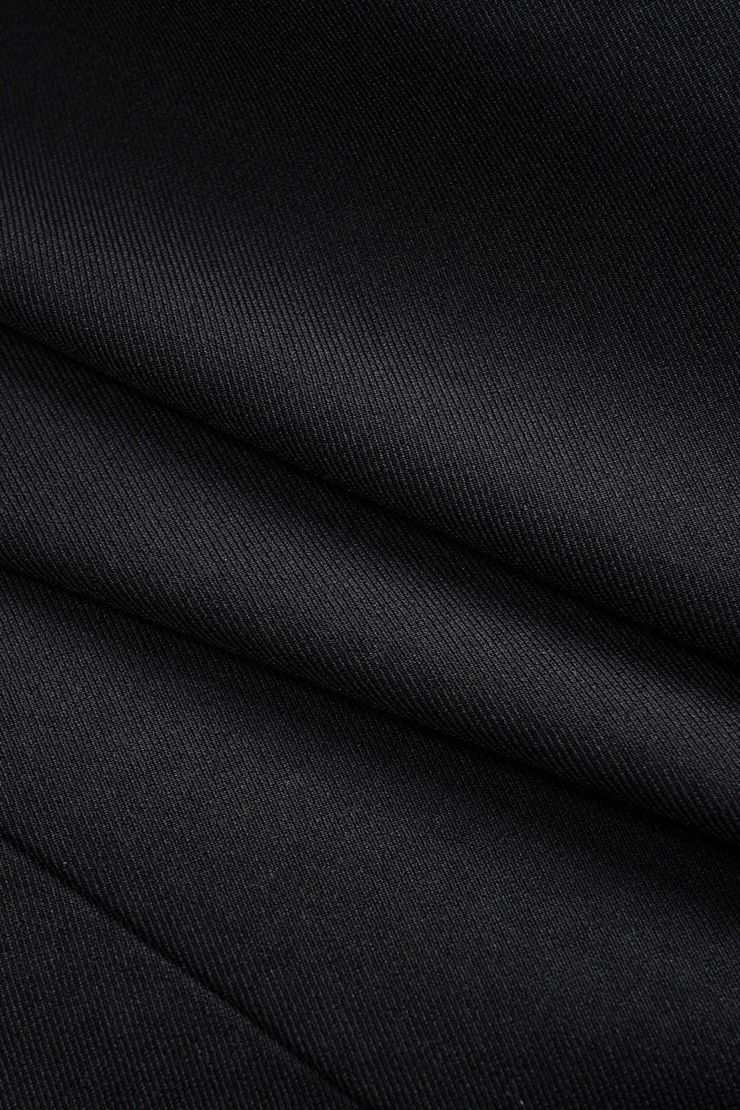 Marynarka damska z klasycznym kołnierzem i kieszeniami