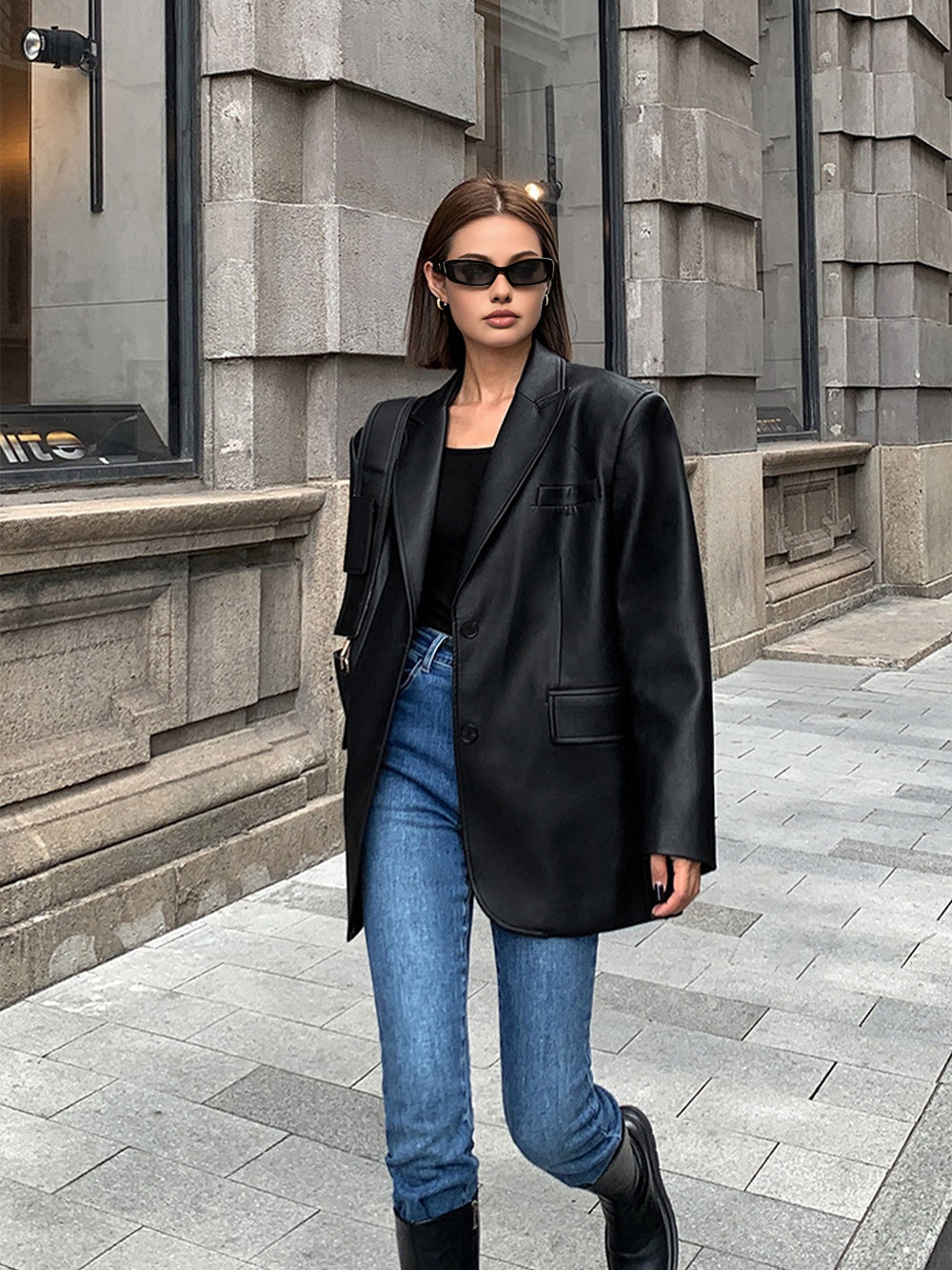 Marynarka oversize z eleganckim wykończeniem