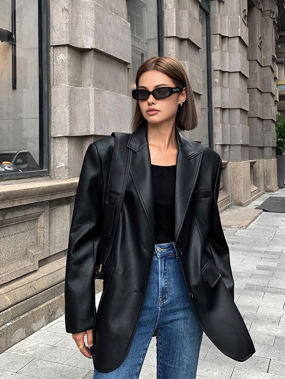 Marynarka oversize z eleganckim wykończeniem
