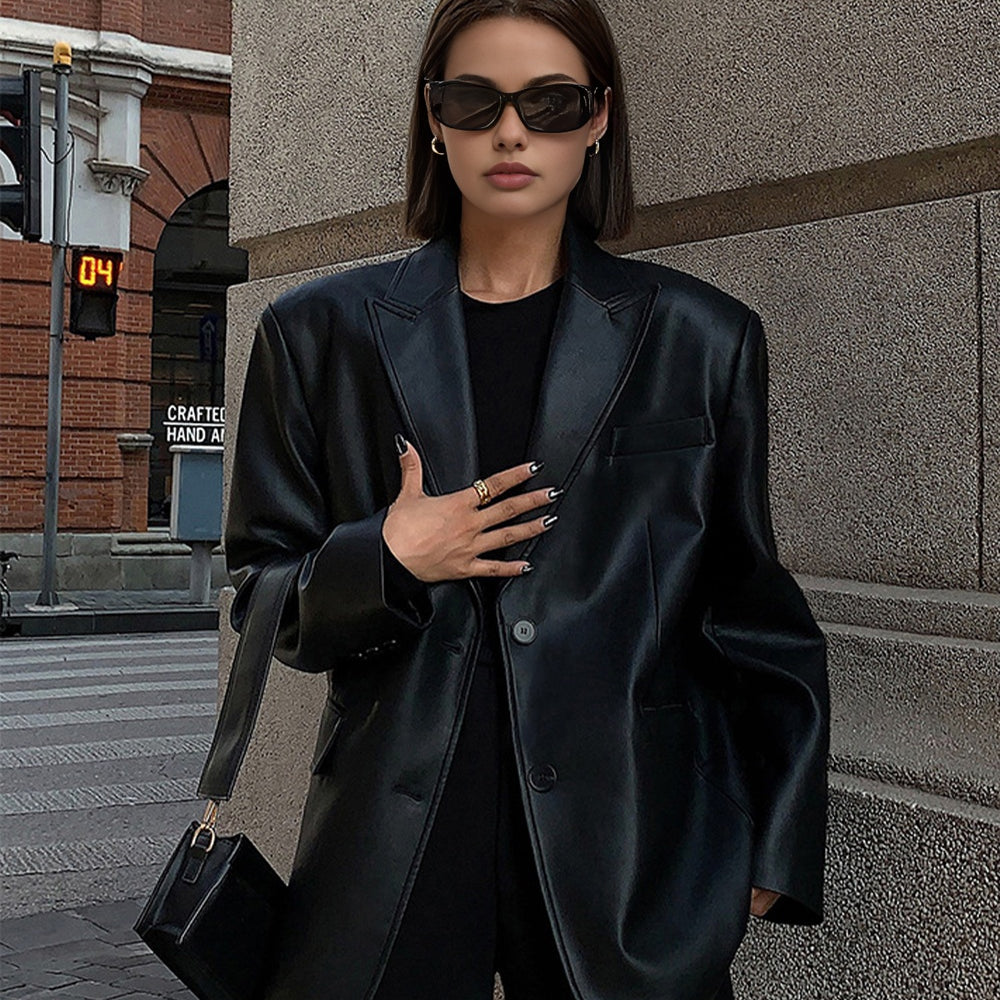 Marynarka oversize z eleganckim wykończeniem