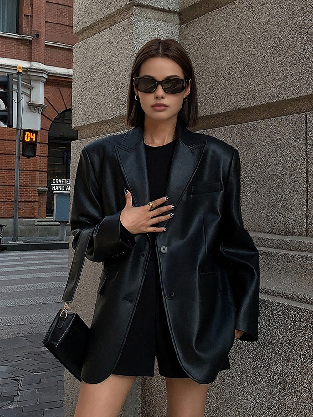 Marynarka oversize z eleganckim wykończeniem