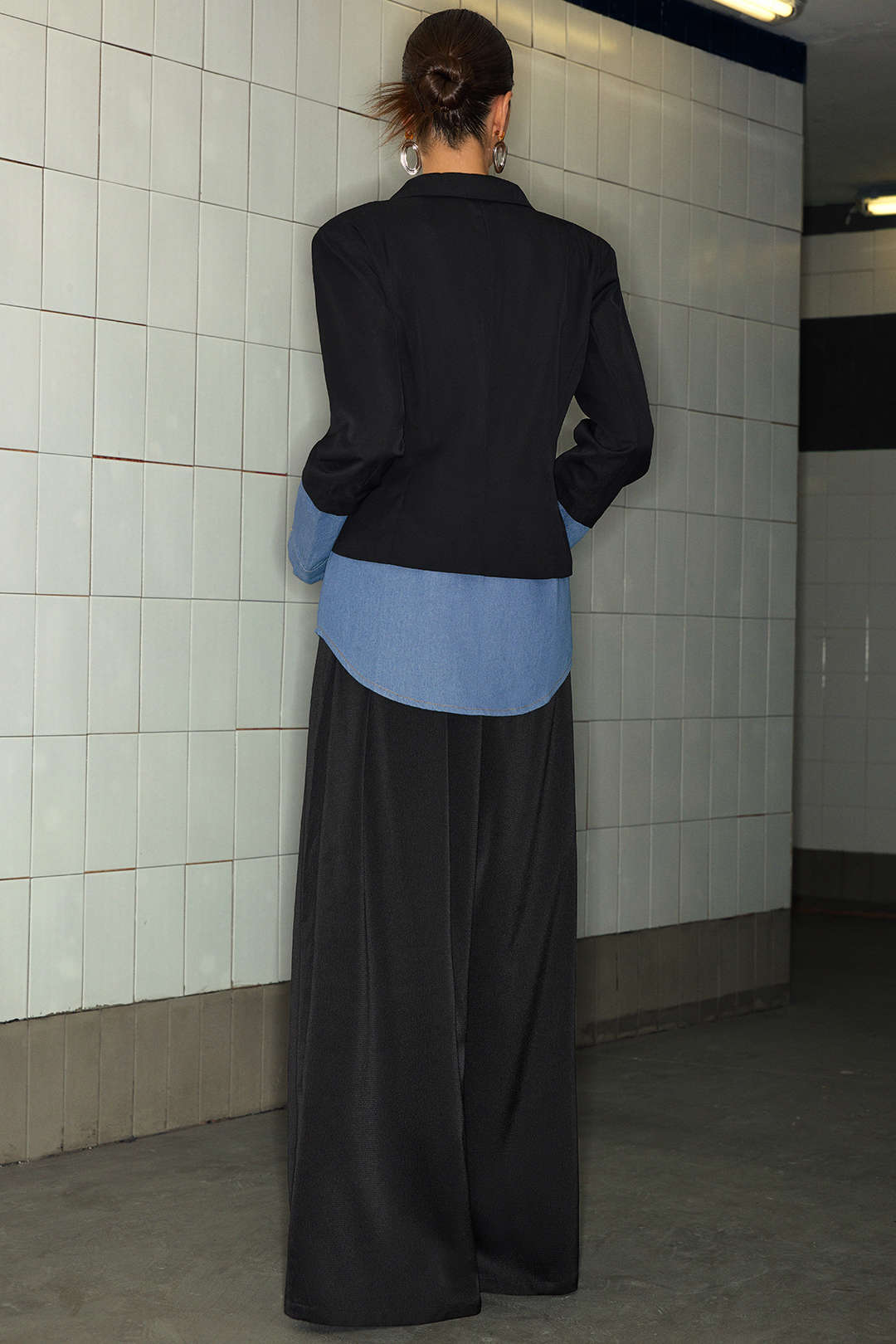 Marynarka z eleganckim kołnierzem i kieszonką