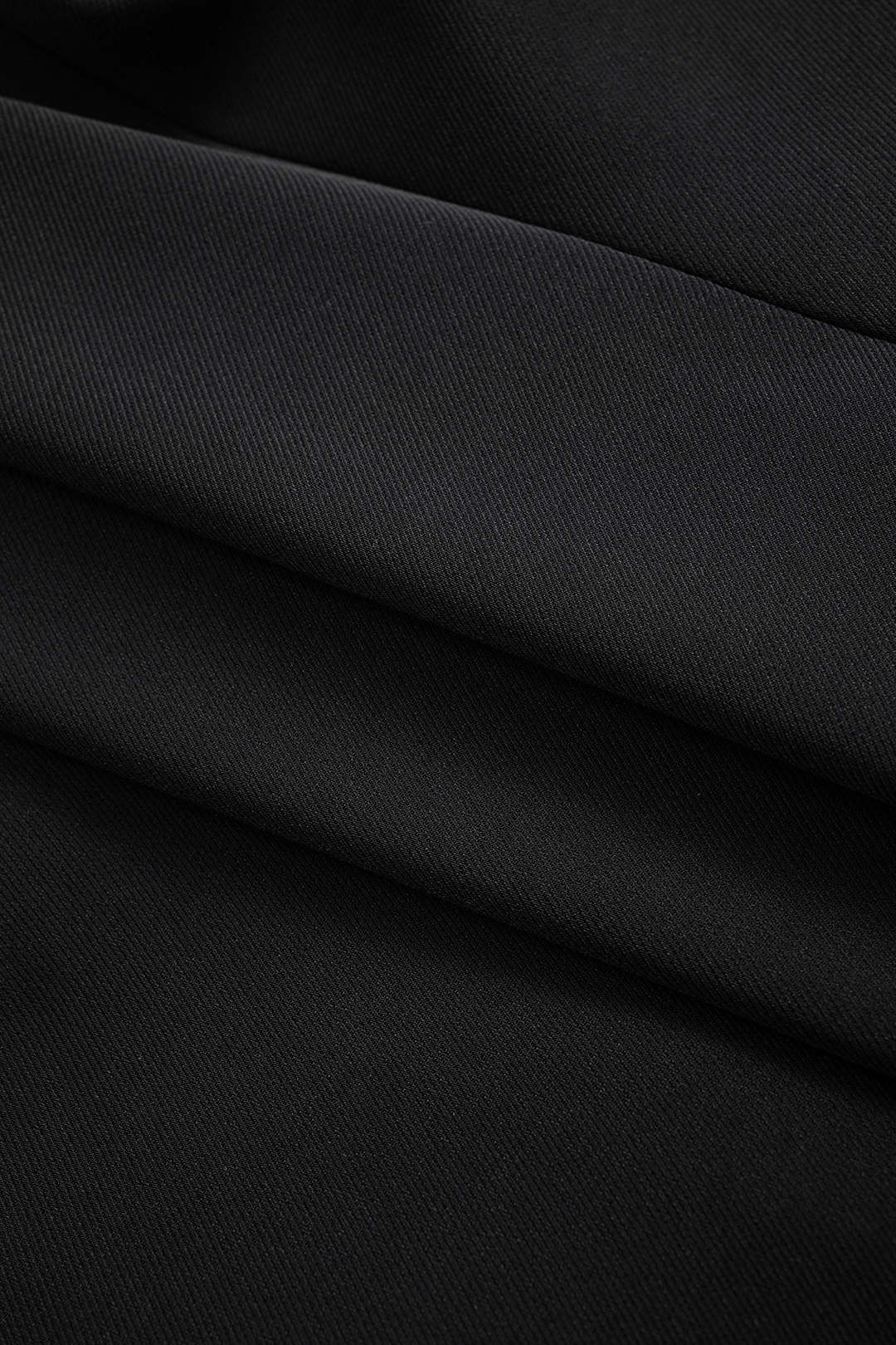 Marynarka z koronkowymi detalami na mankietach