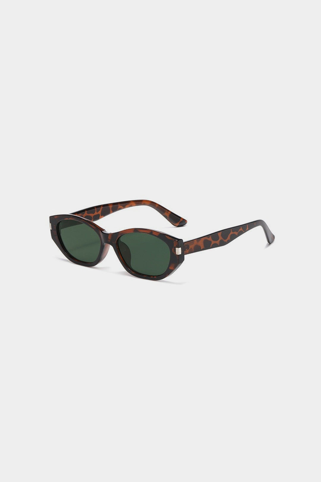 Okulary przeciwsłoneczne w stylu retro z oprawkami