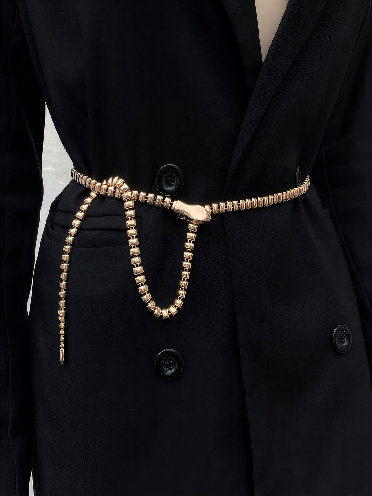 Pasek elegancki z ozdobnym zapięciem metalowym