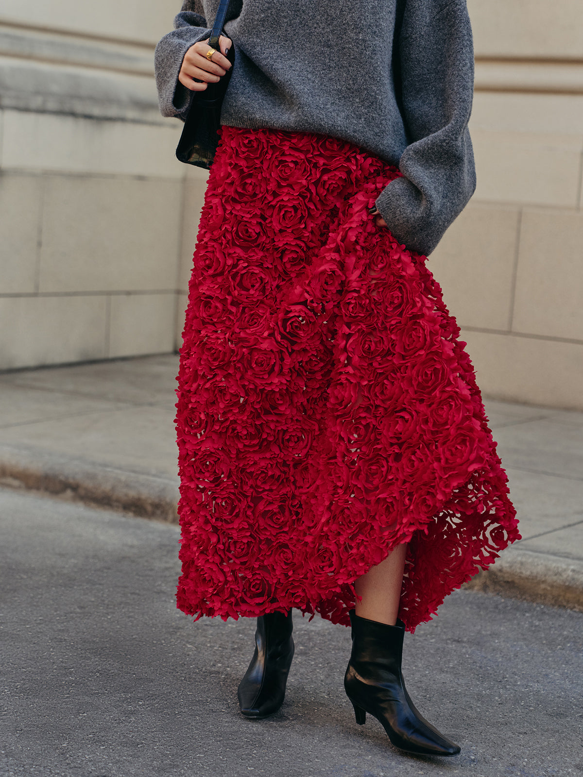 Spódnica długa z kwiatowym zdobieniem elegancka