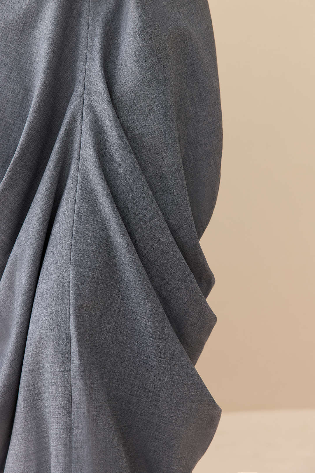 Spódnica maxi z drapowanymi detalami elegancka