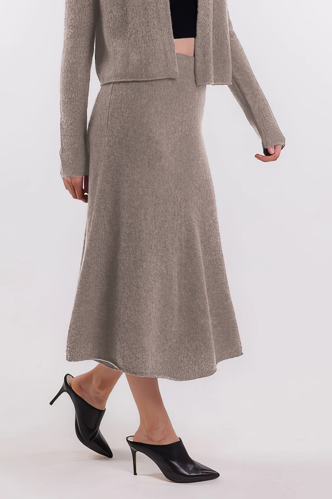 Spódnica midi z rozkloszowanym dołem