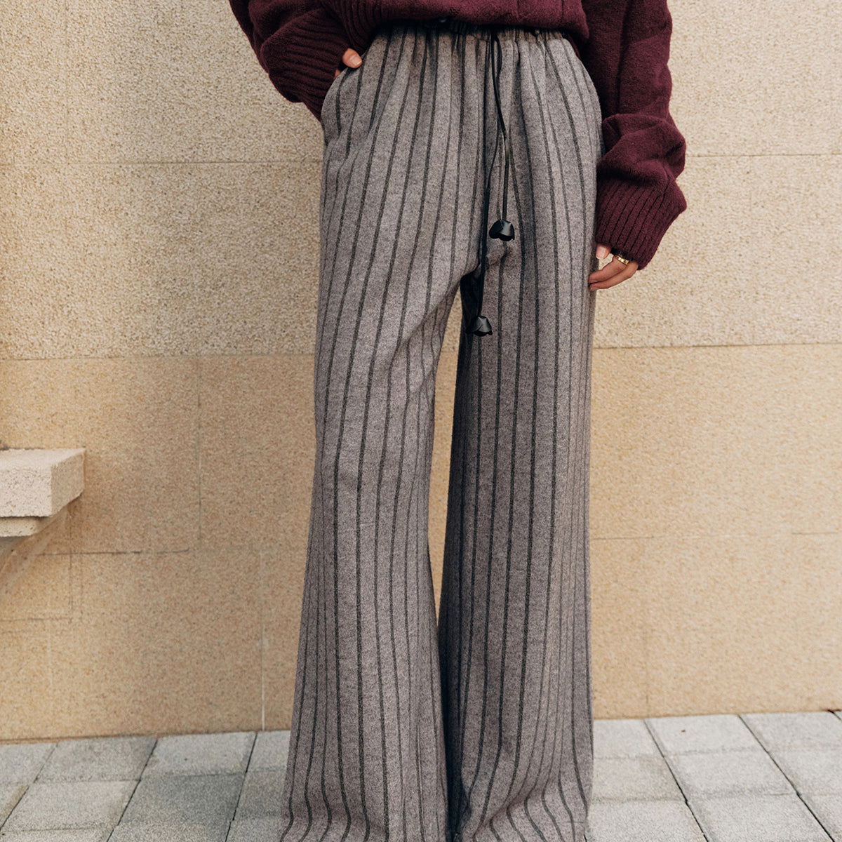 Spodnie damskie z szerokimi nogawkami w paski