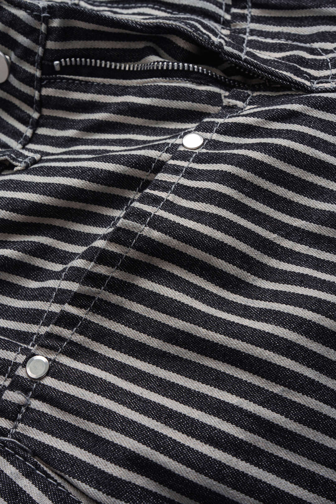 Spodnie damskie z wysokim stanem i zakładkami