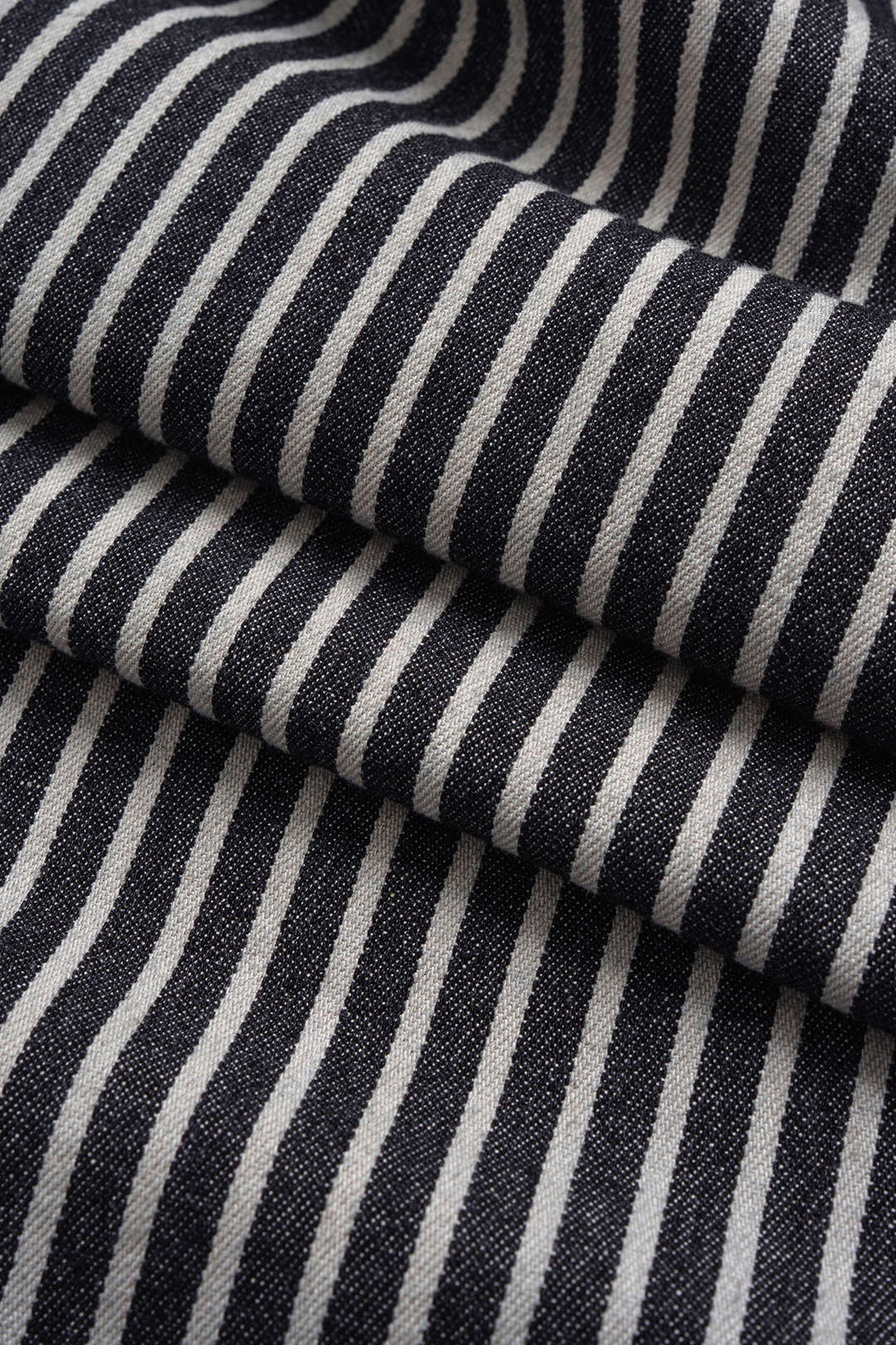 Spodnie damskie z wysokim stanem i zakładkami