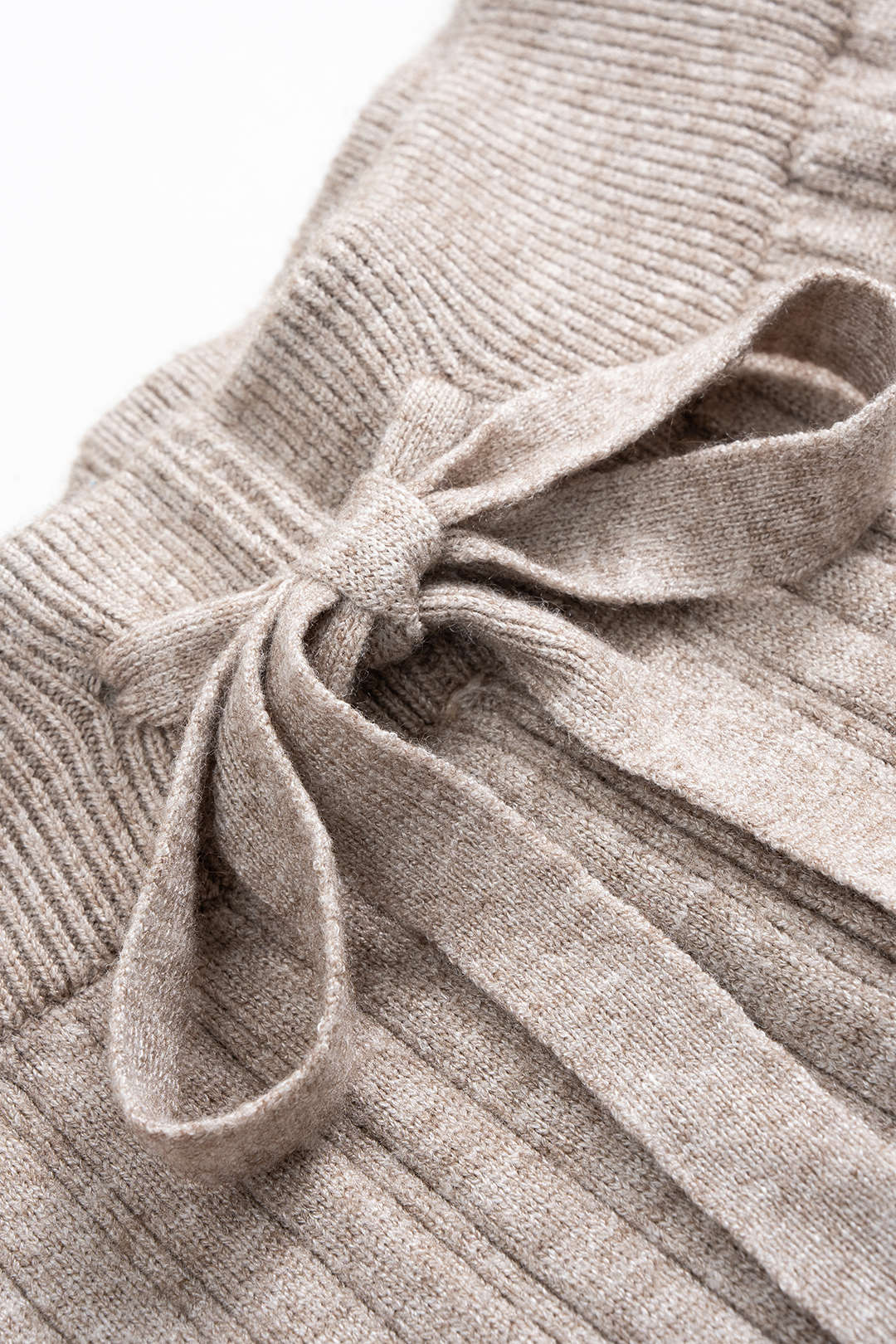 Spodnie dzianinowe z rozszerzanymi nogawkami