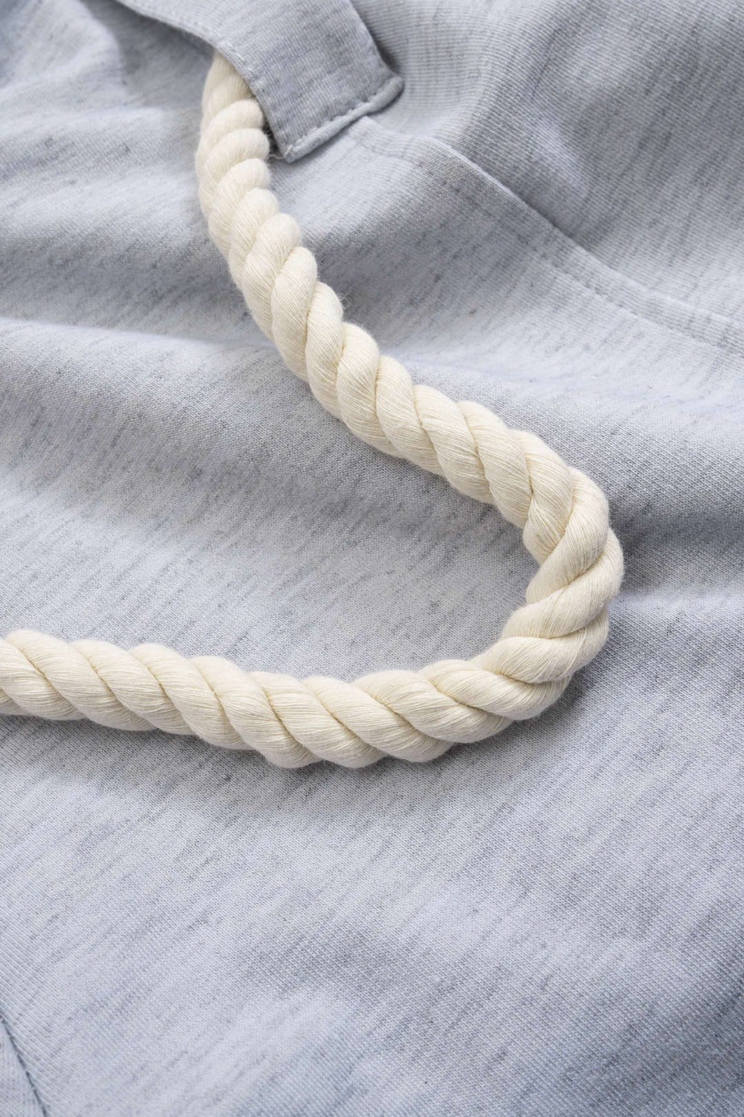 Spodnie z wysokim stanem i szerokimi nogawkami