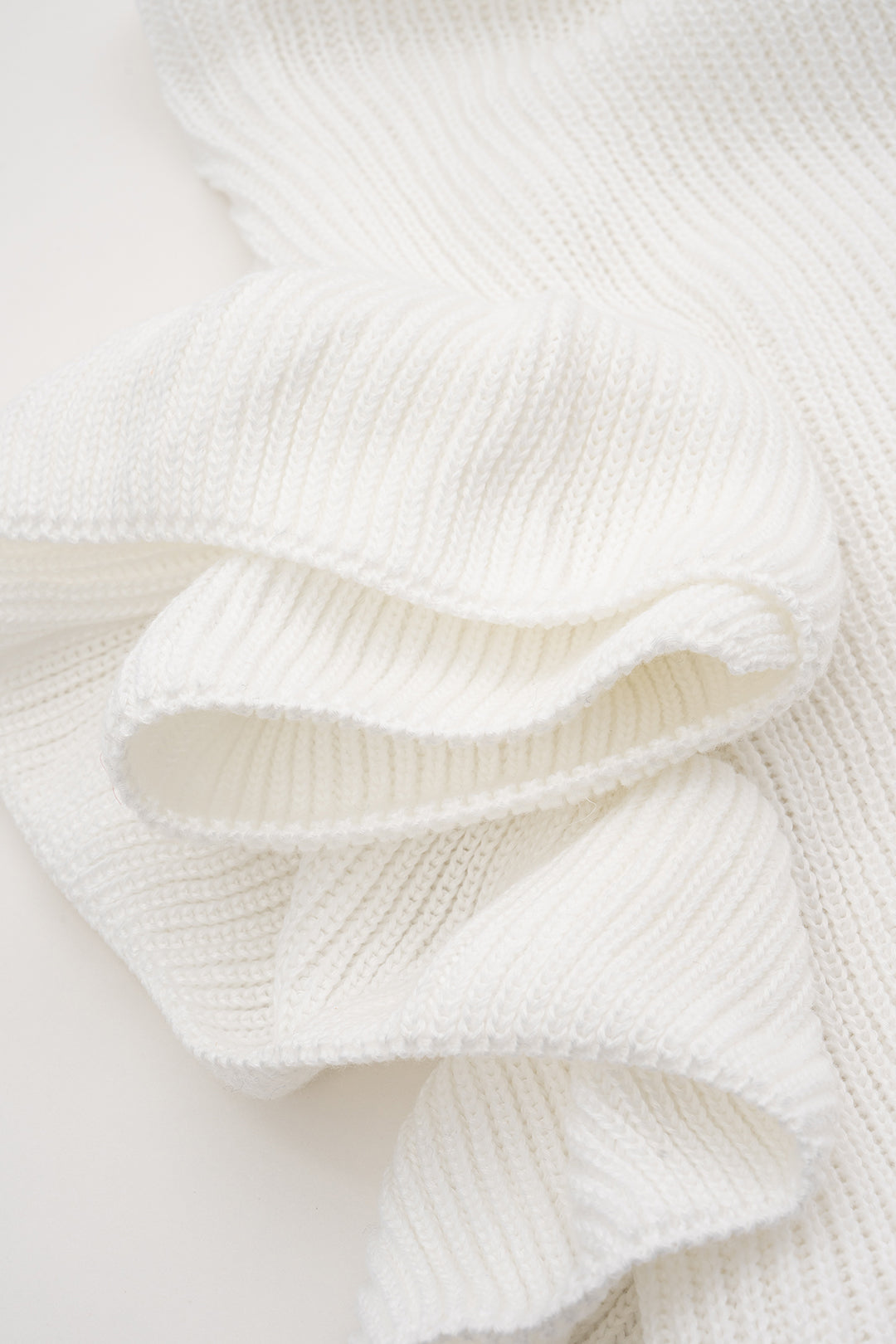 Sukienka asymetryczna z ozdobnymi falbanami