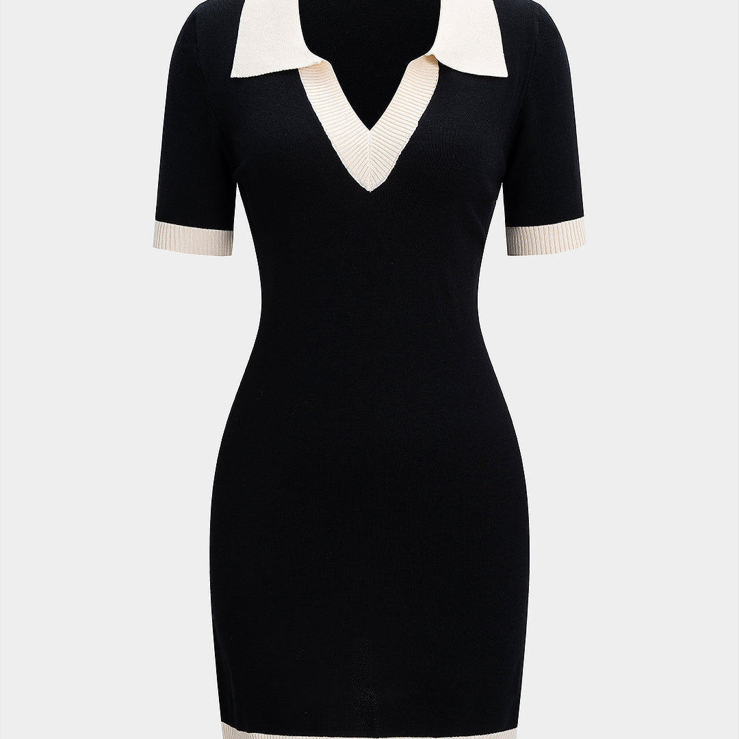 Sukienka dzianinowa z kontrastowym kołnierzem