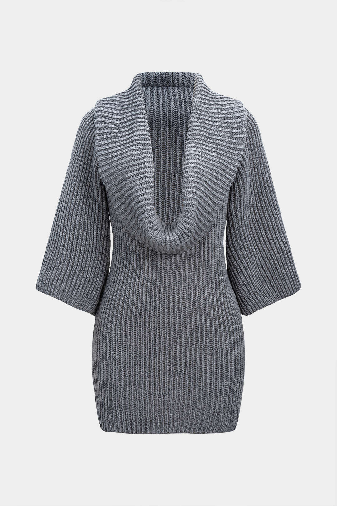 Sukienka dzianinowa z szerokim golfem rękawy 3/4