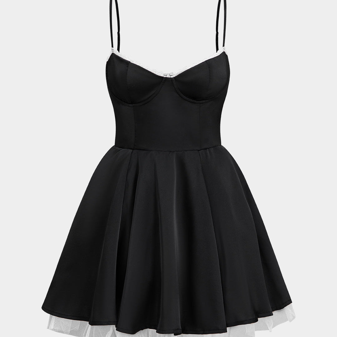 Sukienka koktajlowa z rozkloszowanym dołem